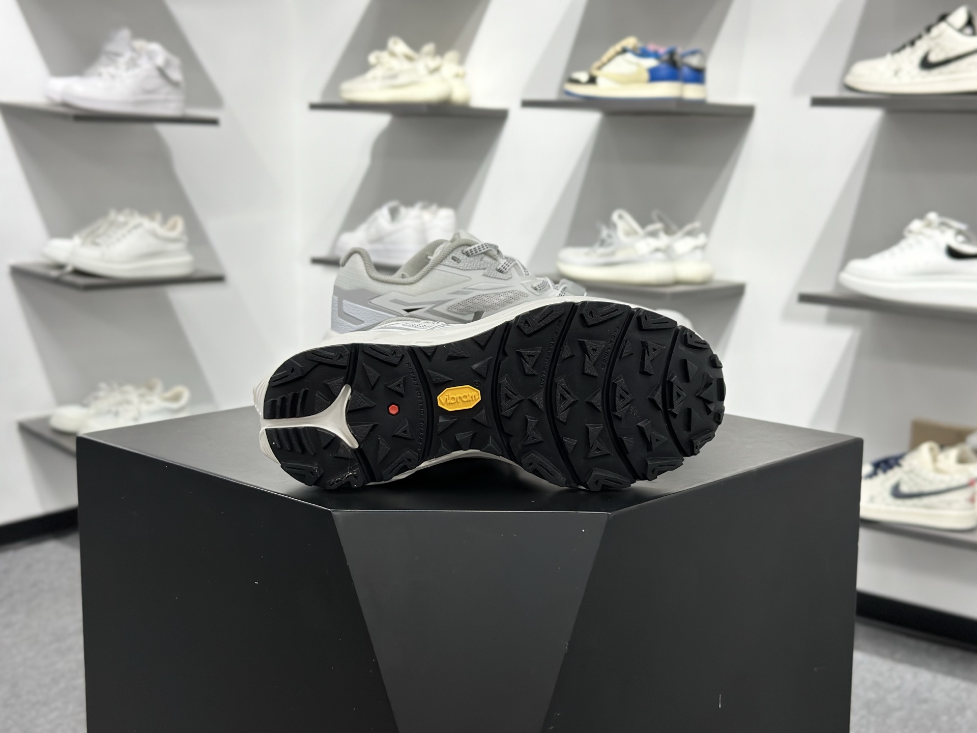 全球三大全系攀登品牌/凯乐石Kailas Fuga C4 系列低帮登山越野户外缓震休闲运动慢跑鞋