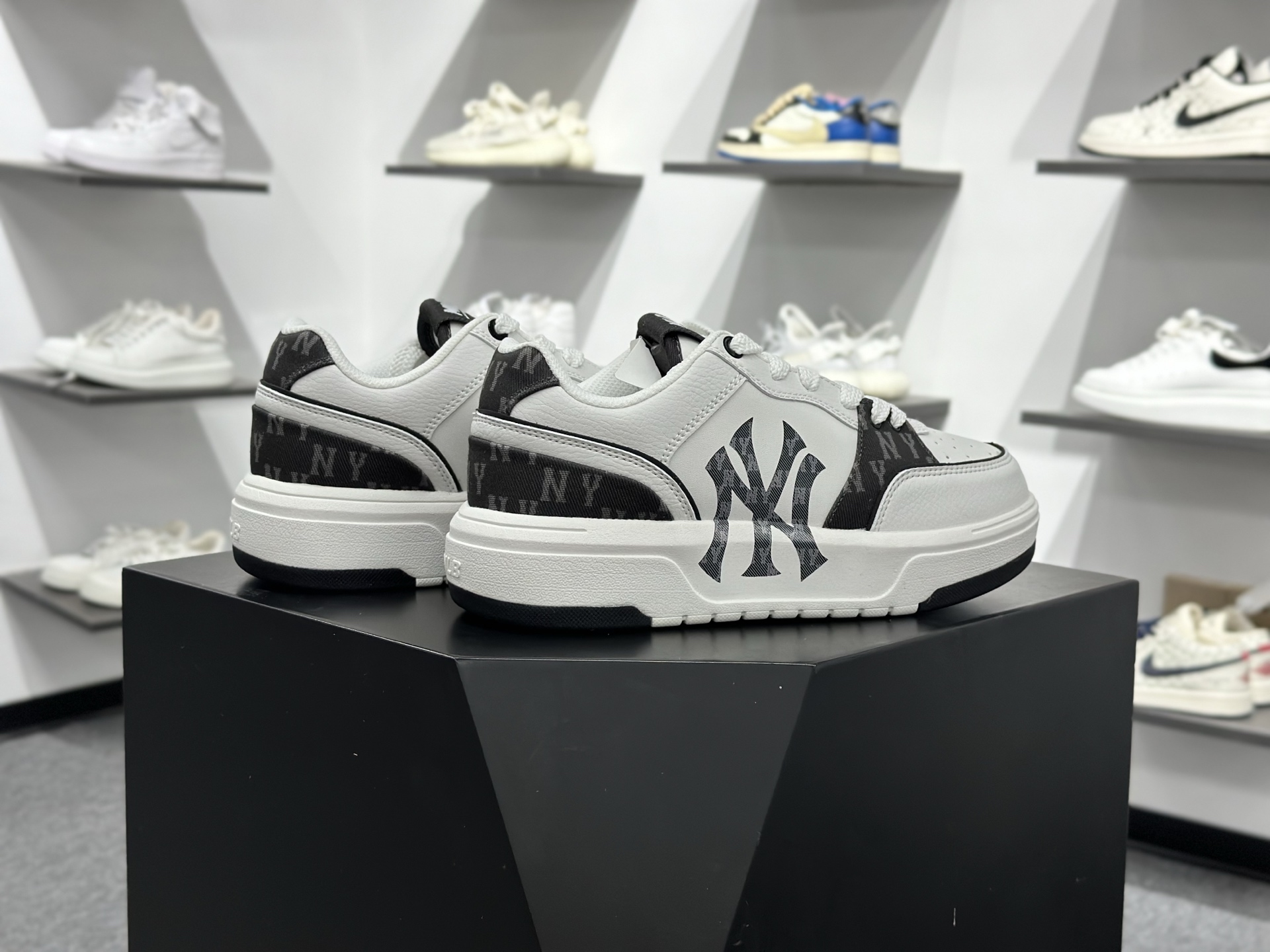 180 MLB CHUNKY LINER POCKET MONOGRAM人气单品学长鞋系列低帮老爹风轻量增高厚底百搭休闲运动慢跑鞋 3ASXM056N(GP001)