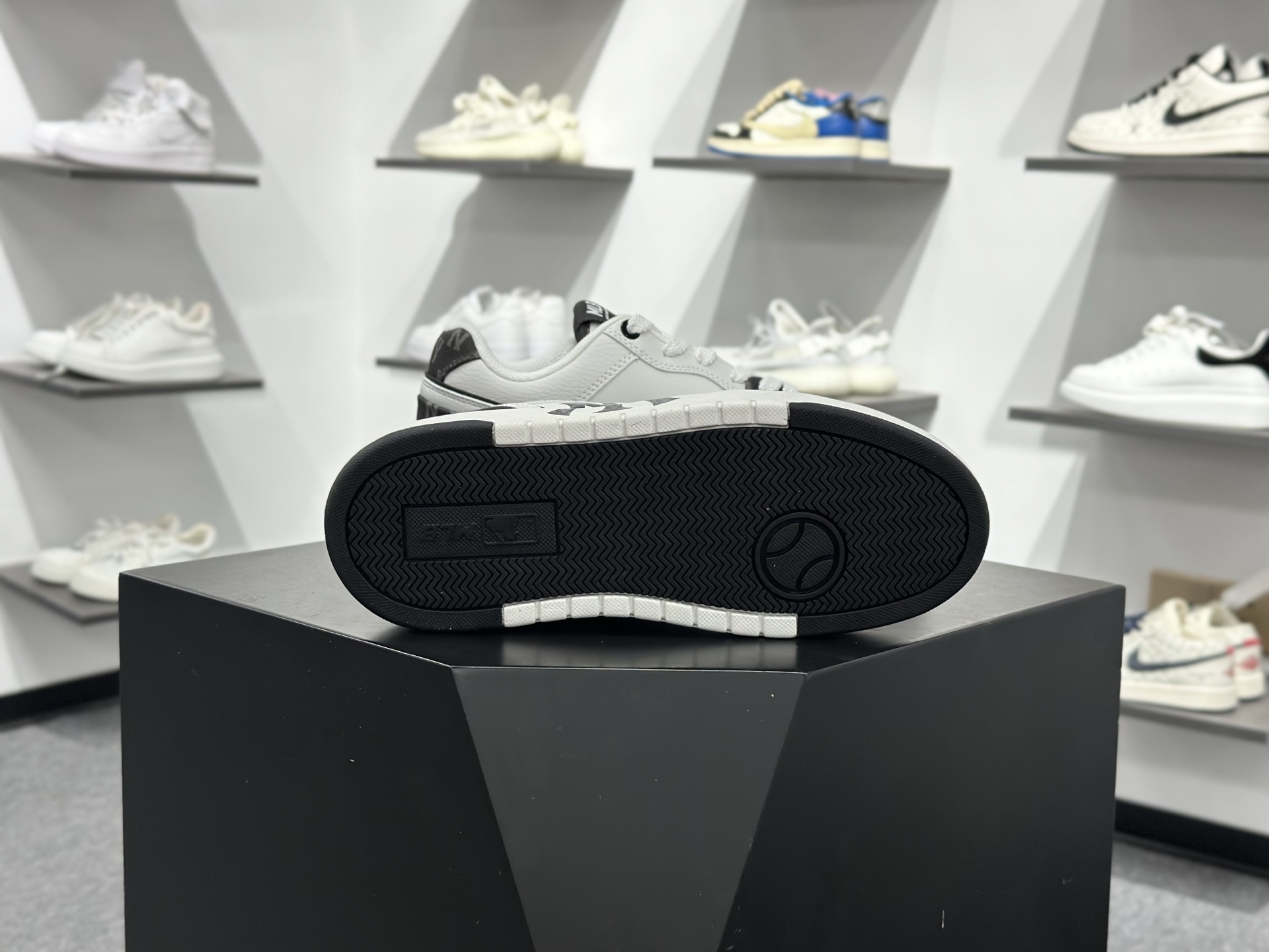 180 MLB CHUNKY LINER POCKET MONOGRAM人气单品学长鞋系列低帮老爹风轻量增高厚底百搭休闲运动慢跑鞋 3ASXM056N(GP001)