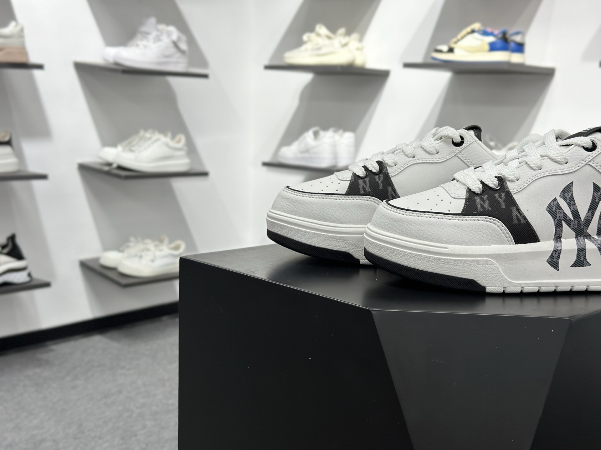 180 MLB CHUNKY LINER POCKET MONOGRAM人气单品学长鞋系列低帮老爹风轻量增高厚底百搭休闲运动慢跑鞋 3ASXM056N(GP001)