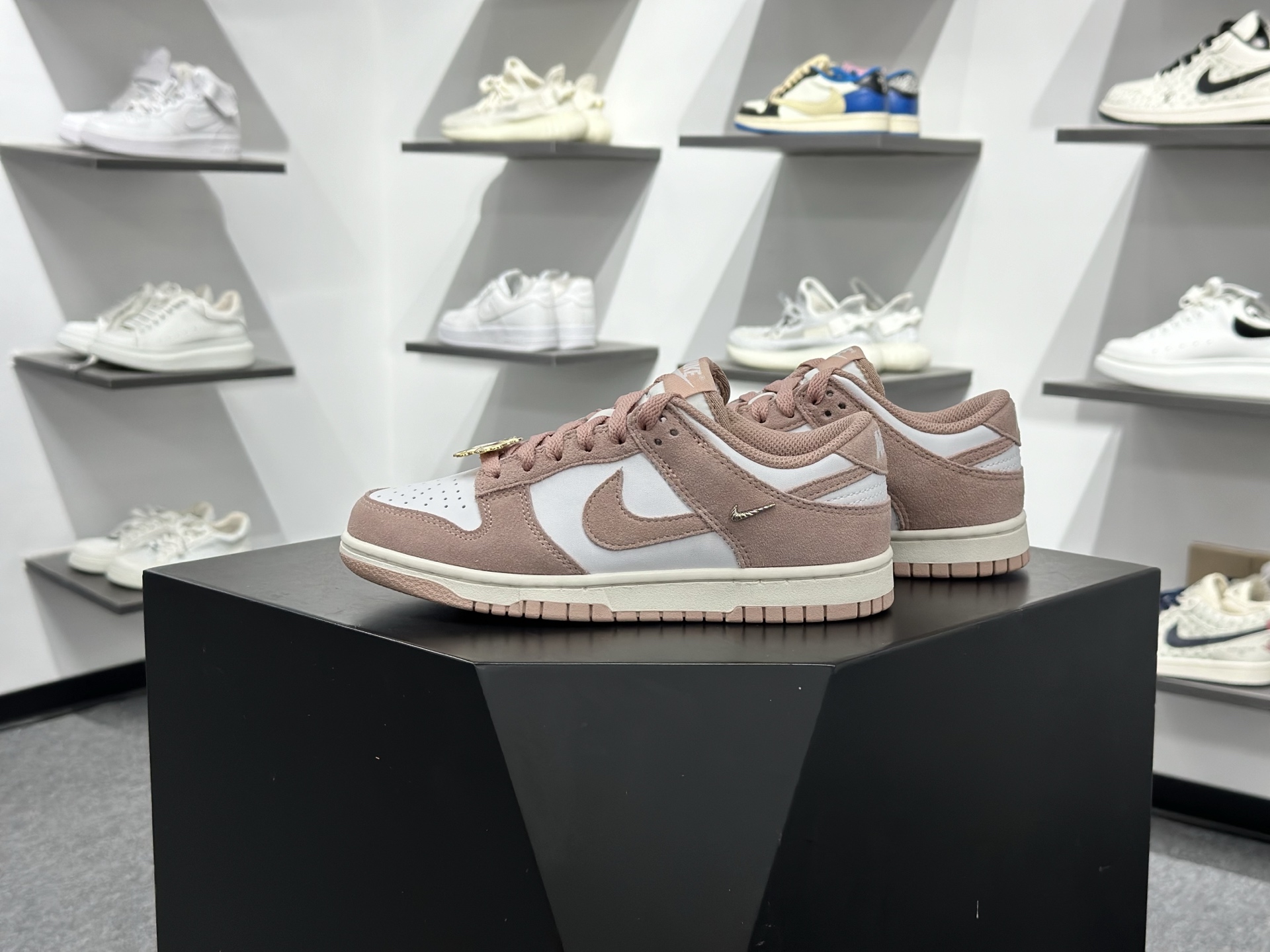 220 NIKE DUNK LOW 扣篮系列 耐克 复古低帮休闲运动滑板板鞋 IB4417-102