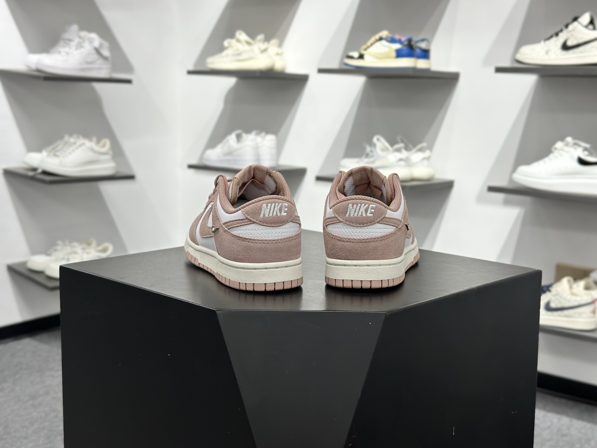 220 NIKE DUNK LOW 扣篮系列 耐克 复古低帮休闲运动滑板板鞋 IB4417-102