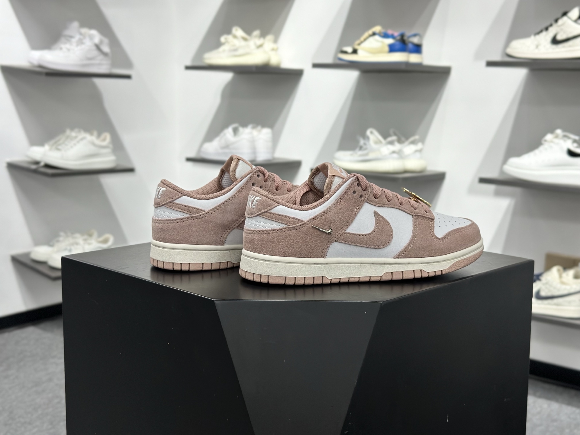 220 NIKE DUNK LOW 扣篮系列 耐克 复古低帮休闲运动滑板板鞋 IB4417-102