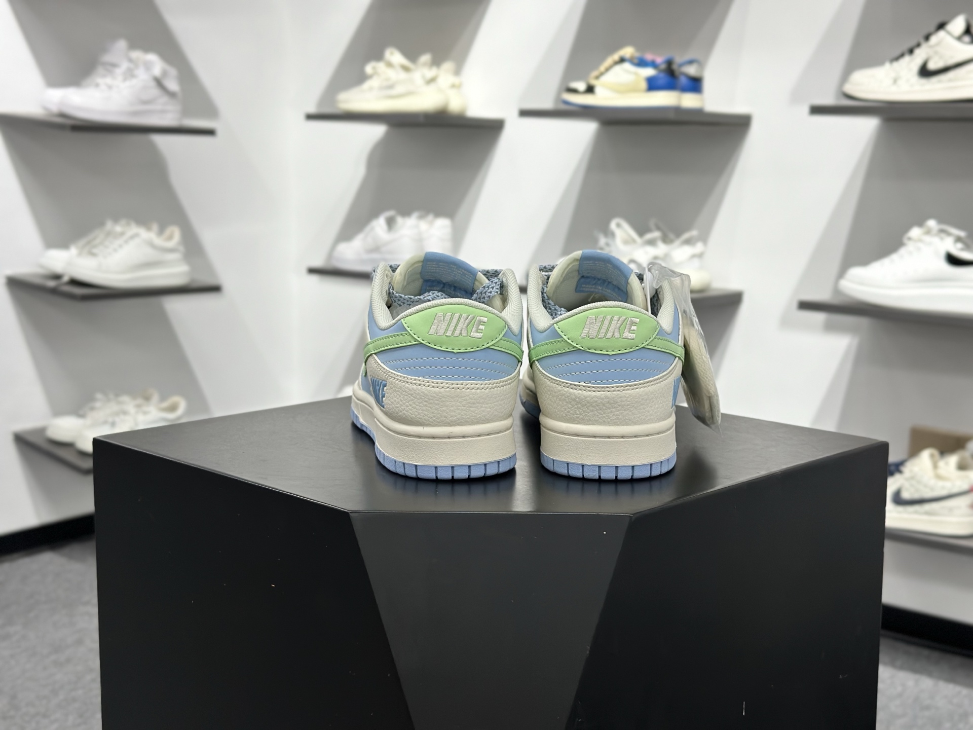 260 Air Jordan 1 Low AJ1 乔1 巴宝莉联名 高端定制 倒钩低帮复古篮球鞋 HS1239-006