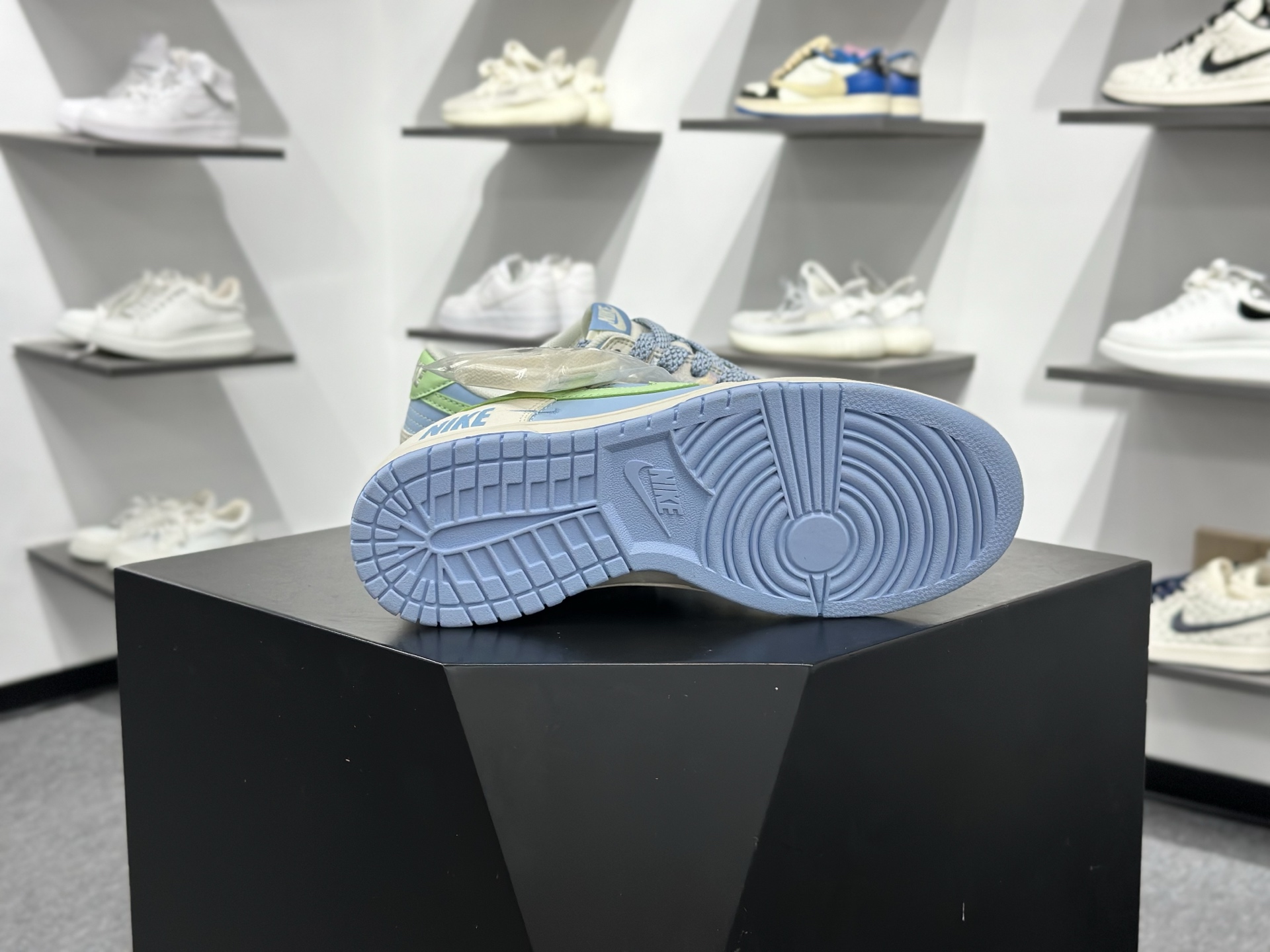 260 Air Jordan 1 Low AJ1 乔1 巴宝莉联名 高端定制 倒钩低帮复古篮球鞋 HS1239-006