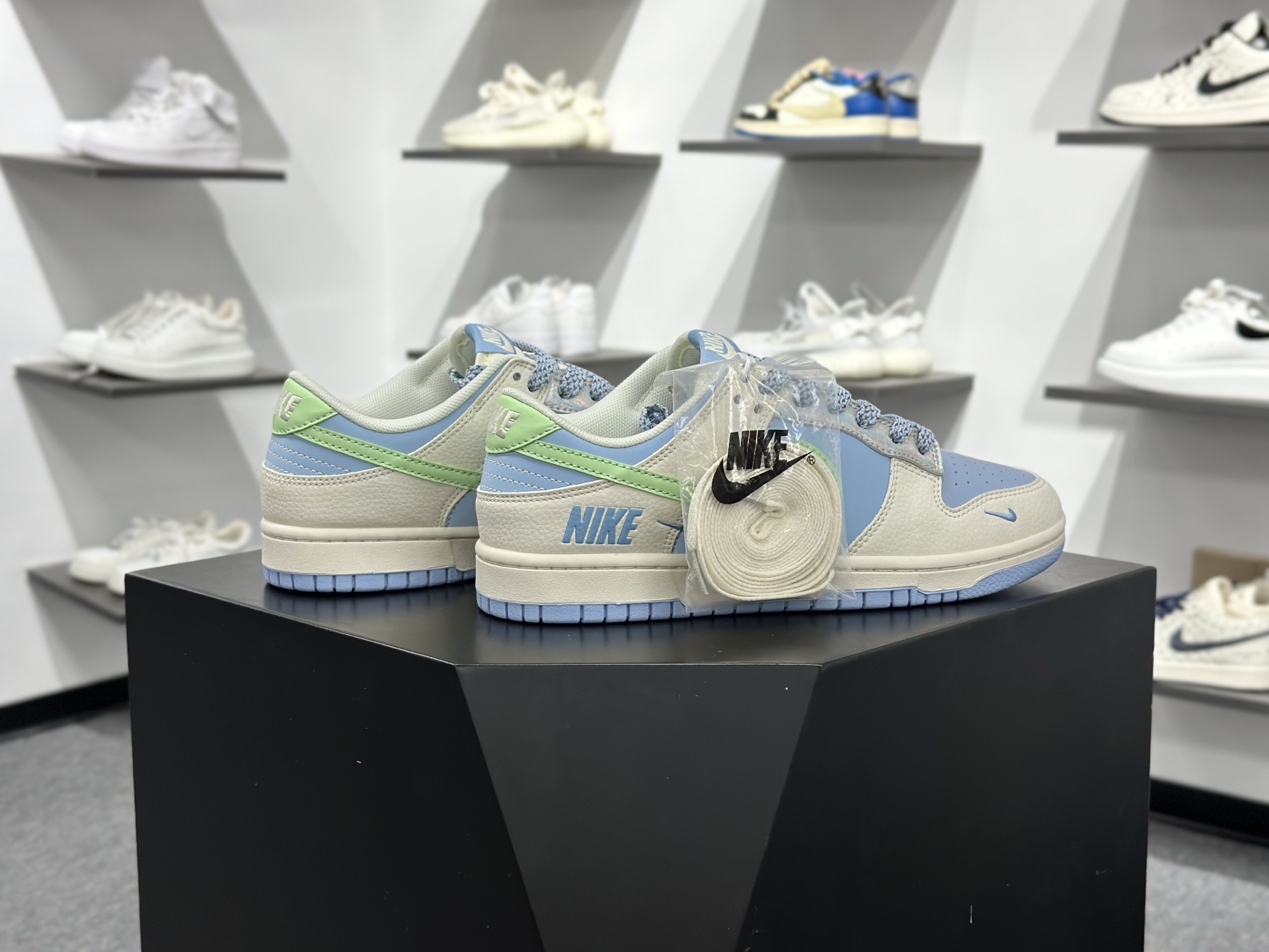 260 Air Jordan 1 Low AJ1 乔1 巴宝莉联名 高端定制 倒钩低帮复古篮球鞋 HS1239-006