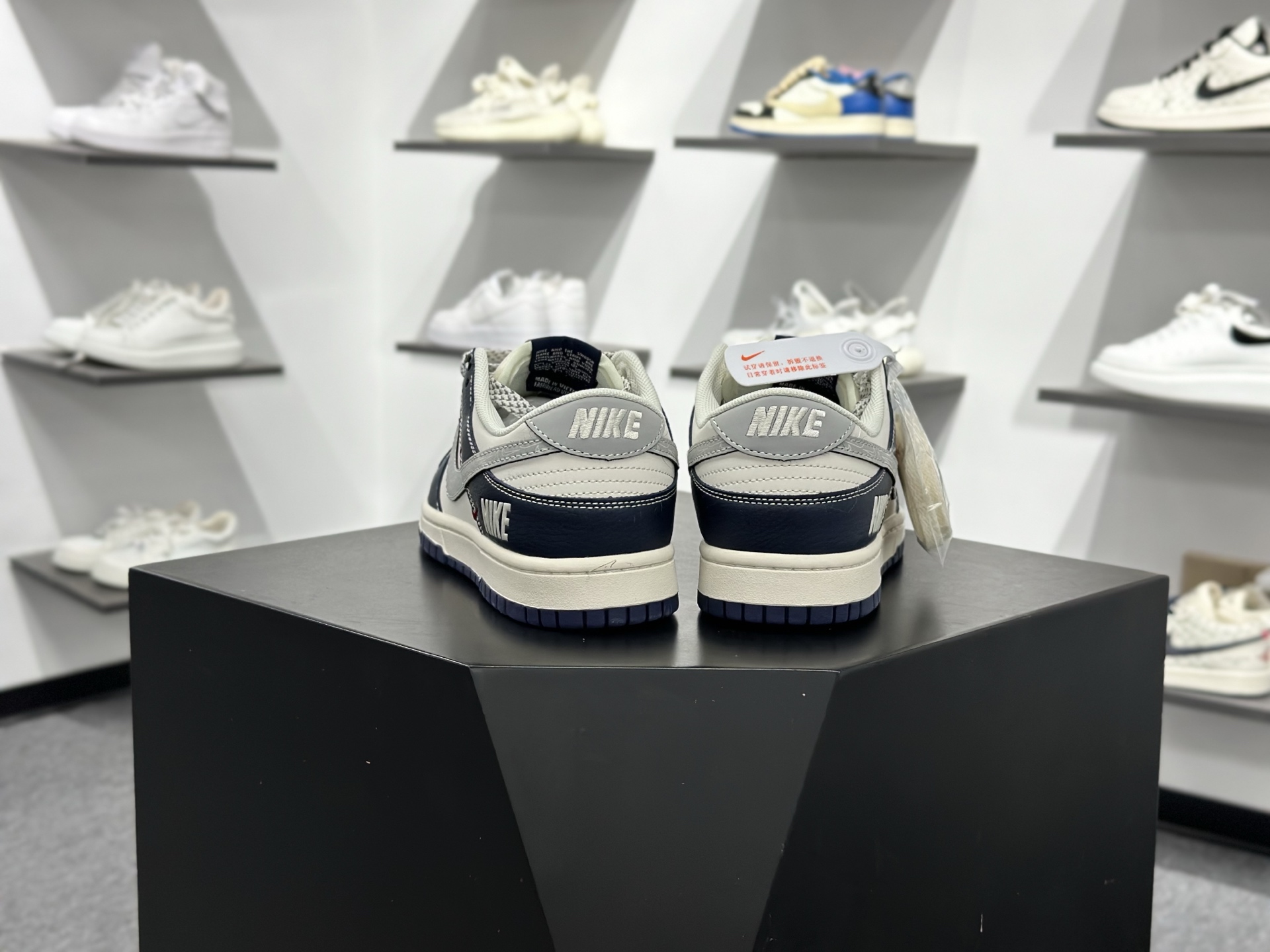 260 Air Jordan 1 Low AJ1 乔1 巴宝莉联名 高端定制 倒钩低帮复古篮球鞋 HS1239-008