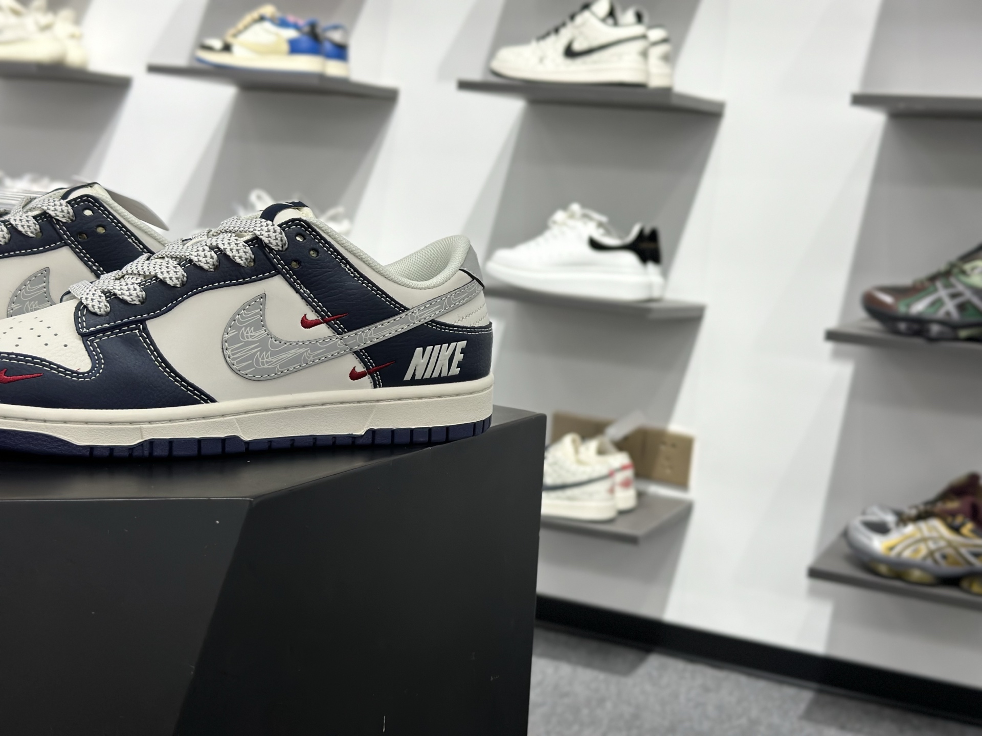 260 Air Jordan 1 Low AJ1 乔1 巴宝莉联名 高端定制 倒钩低帮复古篮球鞋 HS1239-008