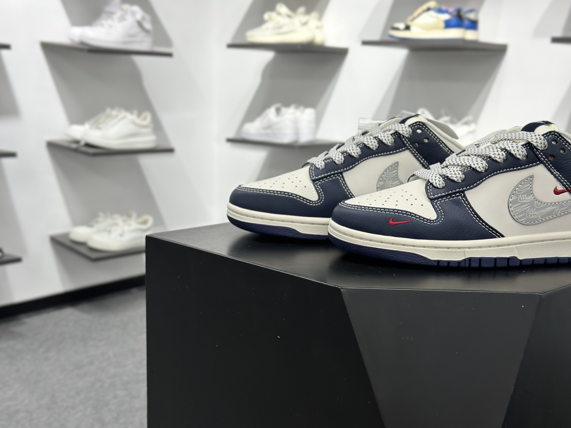 260 Air Jordan 1 Low AJ1 乔1 巴宝莉联名 高端定制 倒钩低帮复古篮球鞋 HS1239-008