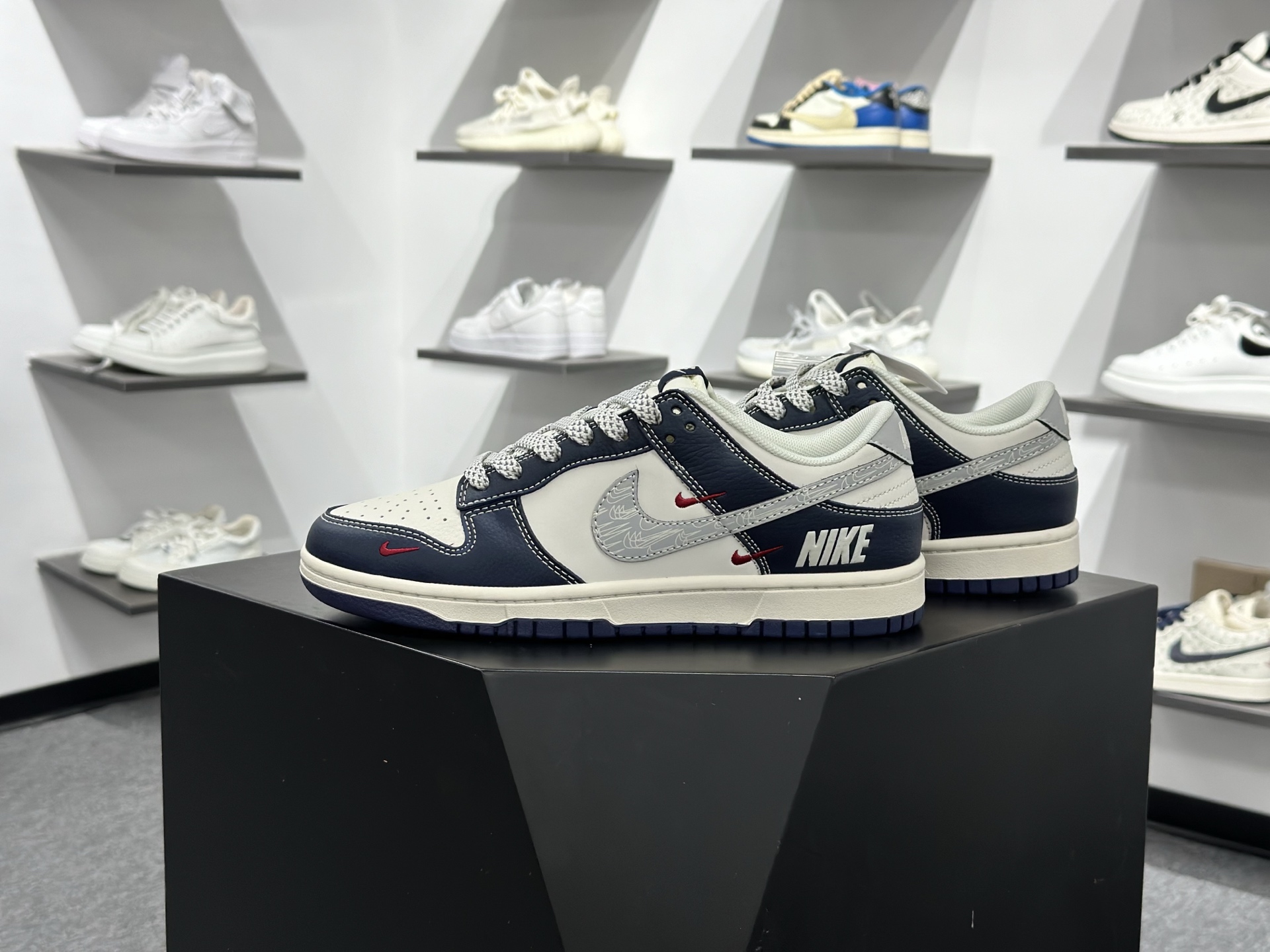 260 Air Jordan 1 Low AJ1 乔1 巴宝莉联名 高端定制 倒钩低帮复古篮球鞋 HS1239-008