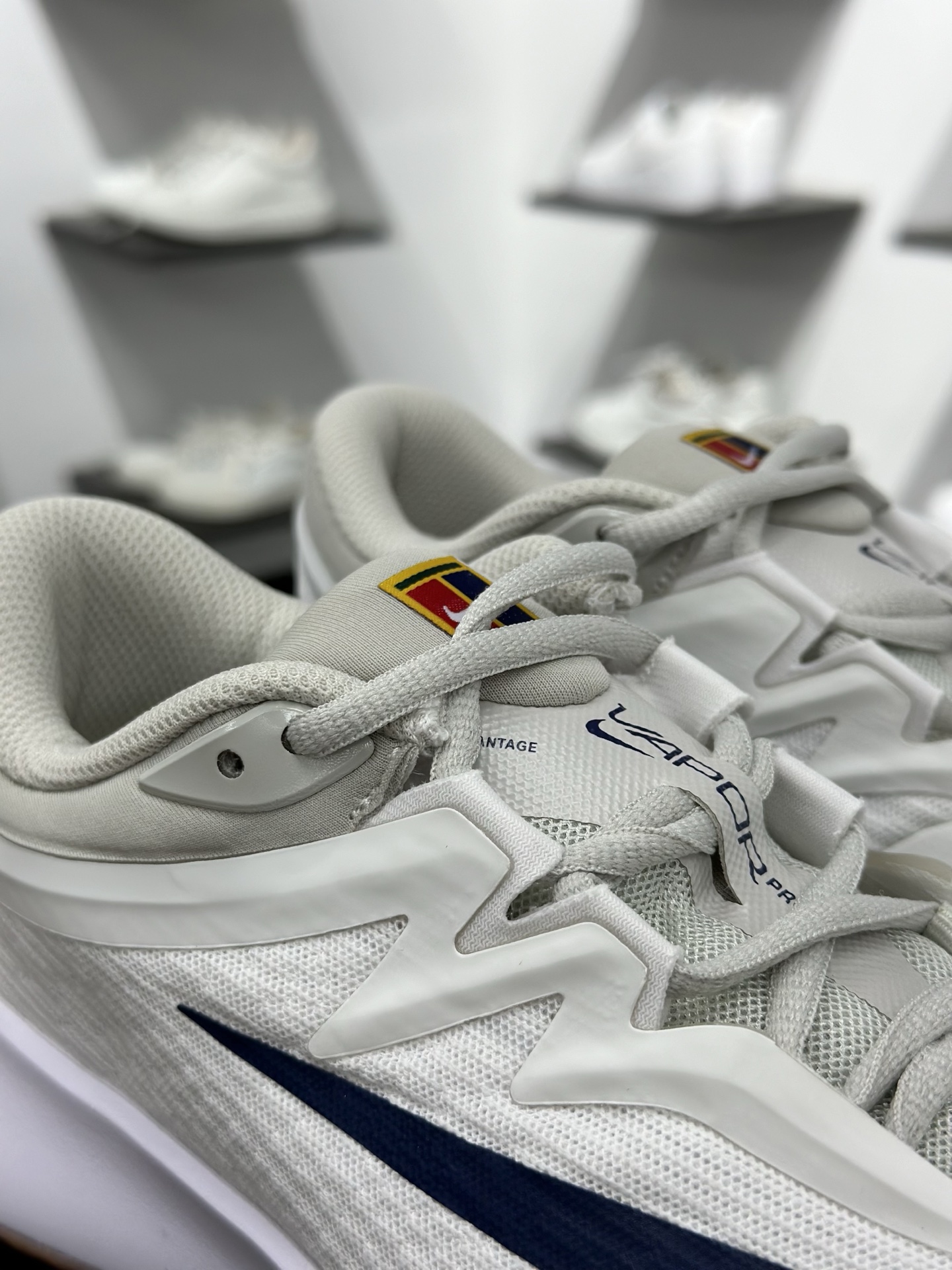 200 Nike Vapor Pro 3 减震防滑透气 低帮网球鞋 中底泡棉记忆回弹 鞋身独特排水槽设计 FZ2161-100