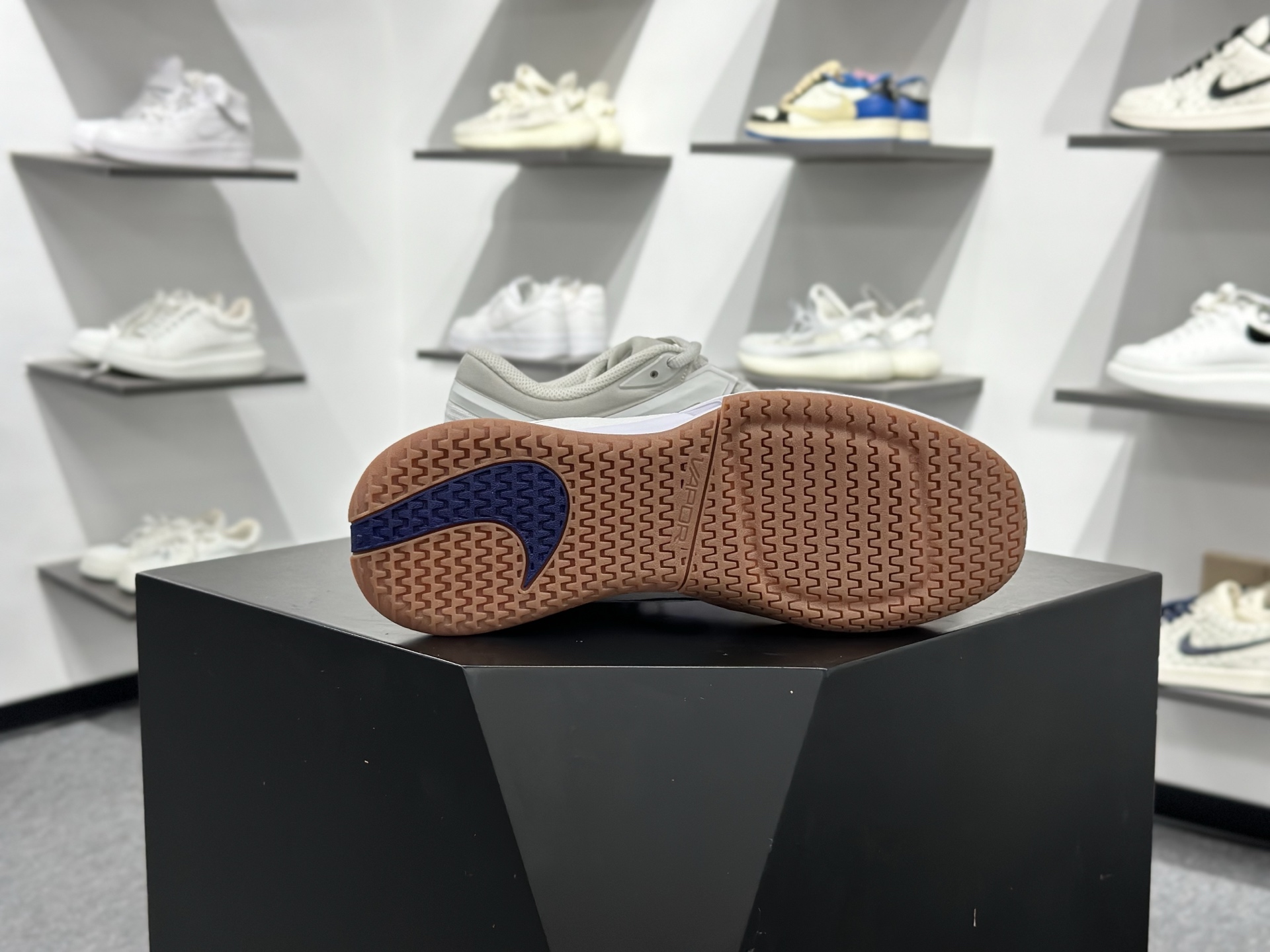 200 Nike Vapor Pro 3 减震防滑透气 低帮网球鞋 中底泡棉记忆回弹 鞋身独特排水槽设计 FZ2161-100