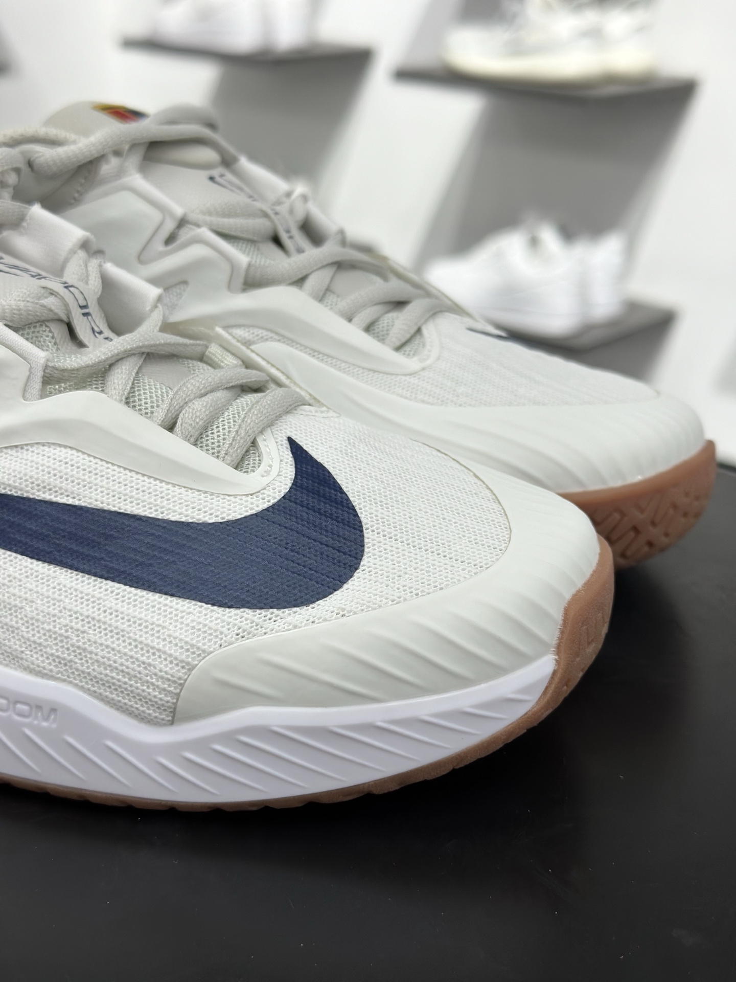 200 Nike Vapor Pro 3 减震防滑透气 低帮网球鞋 中底泡棉记忆回弹 鞋身独特排水槽设计 FZ2161-100