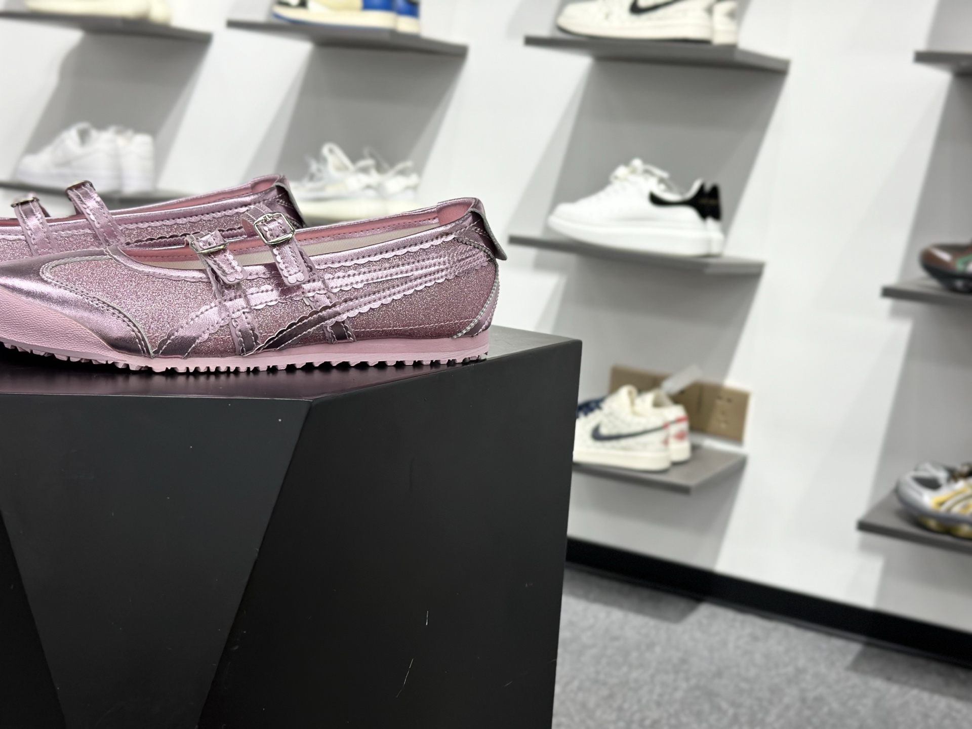 OnitsukaTiger/鬼塚虎 Mexico 66 Tgrs 低邦休闲生活鞋 1182A677-700-Top High Quatity Cheap Sneakers Fashion Clothing Clothes Bags handbags Shoes of all Brand wholesale With The best Quality And Beautiful Price from China Factory Chinese suppliers wholesaler seller OnitsukaTiger/鬼塚虎 Mexico 66 Tgrs 低邦休闲生活鞋 1182A677-700