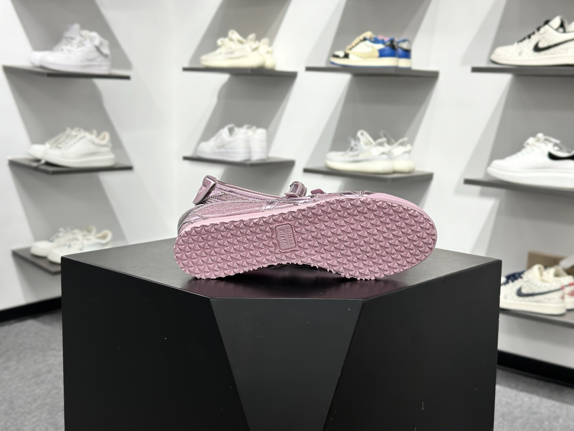 OnitsukaTiger/鬼塚虎 Mexico 66 Tgrs 低邦休闲生活鞋 1182A677-700-Top High Quatity Cheap Sneakers Fashion Clothing Clothes Bags handbags Shoes of all Brand wholesale With The best Quality And Beautiful Price from China Factory Chinese suppliers wholesaler seller OnitsukaTiger/鬼塚虎 Mexico 66 Tgrs 低邦休闲生活鞋 1182A677-700