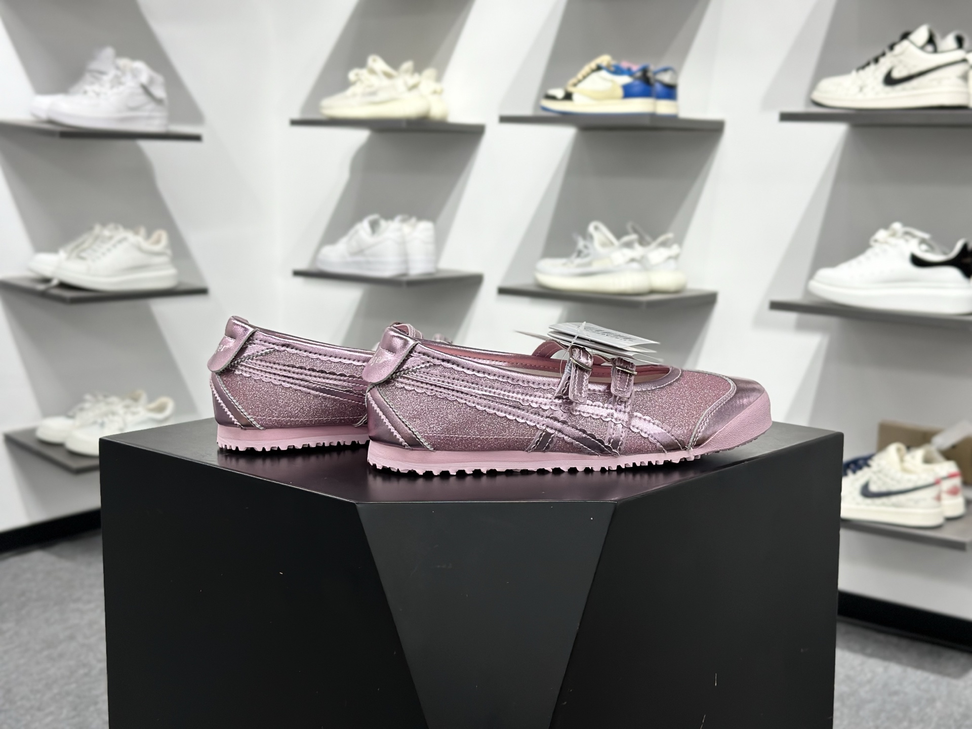 OnitsukaTiger/鬼塚虎 Mexico 66 Tgrs 低邦休闲生活鞋 1182A677-700-Top High Quatity Cheap Sneakers Fashion Clothing Clothes Bags handbags Shoes of all Brand wholesale With The best Quality And Beautiful Price from China Factory Chinese suppliers wholesaler seller OnitsukaTiger/鬼塚虎 Mexico 66 Tgrs 低邦休闲生活鞋 1182A677-700