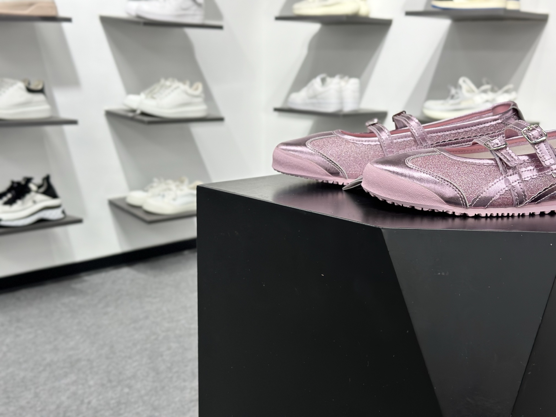 OnitsukaTiger/鬼塚虎 Mexico 66 Tgrs 低邦休闲生活鞋 1182A677-700-Top High Quatity Cheap Sneakers Fashion Clothing Clothes Bags handbags Shoes of all Brand wholesale With The best Quality And Beautiful Price from China Factory Chinese suppliers wholesaler seller OnitsukaTiger/鬼塚虎 Mexico 66 Tgrs 低邦休闲生活鞋 1182A677-700