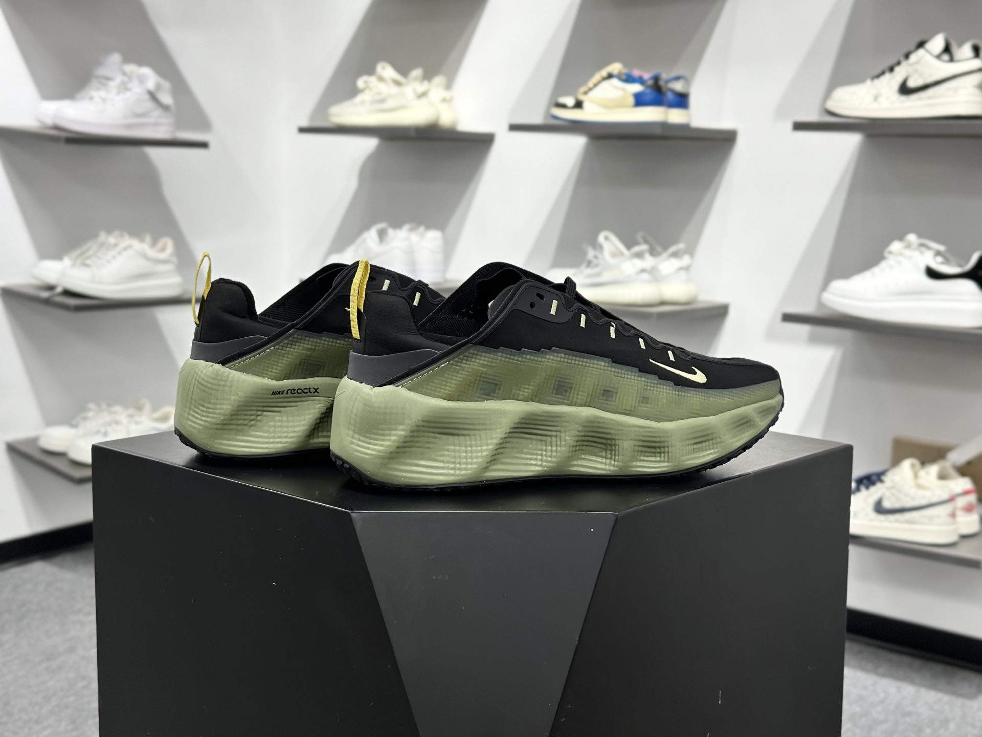 180 耐克Nike Ava Rover”Black Anthracite”艾娃漫游者系列低帮慢跑鞋-Chinese UA Cheap High Quatity Brand Clothes Bags handbags Sneakers wholesale wholesaler seller from China Factory suppliers Fashion Clothing Shoes best Quality Beautiful Price 180 耐克Nike Ava Rover”Black Anthracite”艾娃漫游者系列低帮慢跑鞋