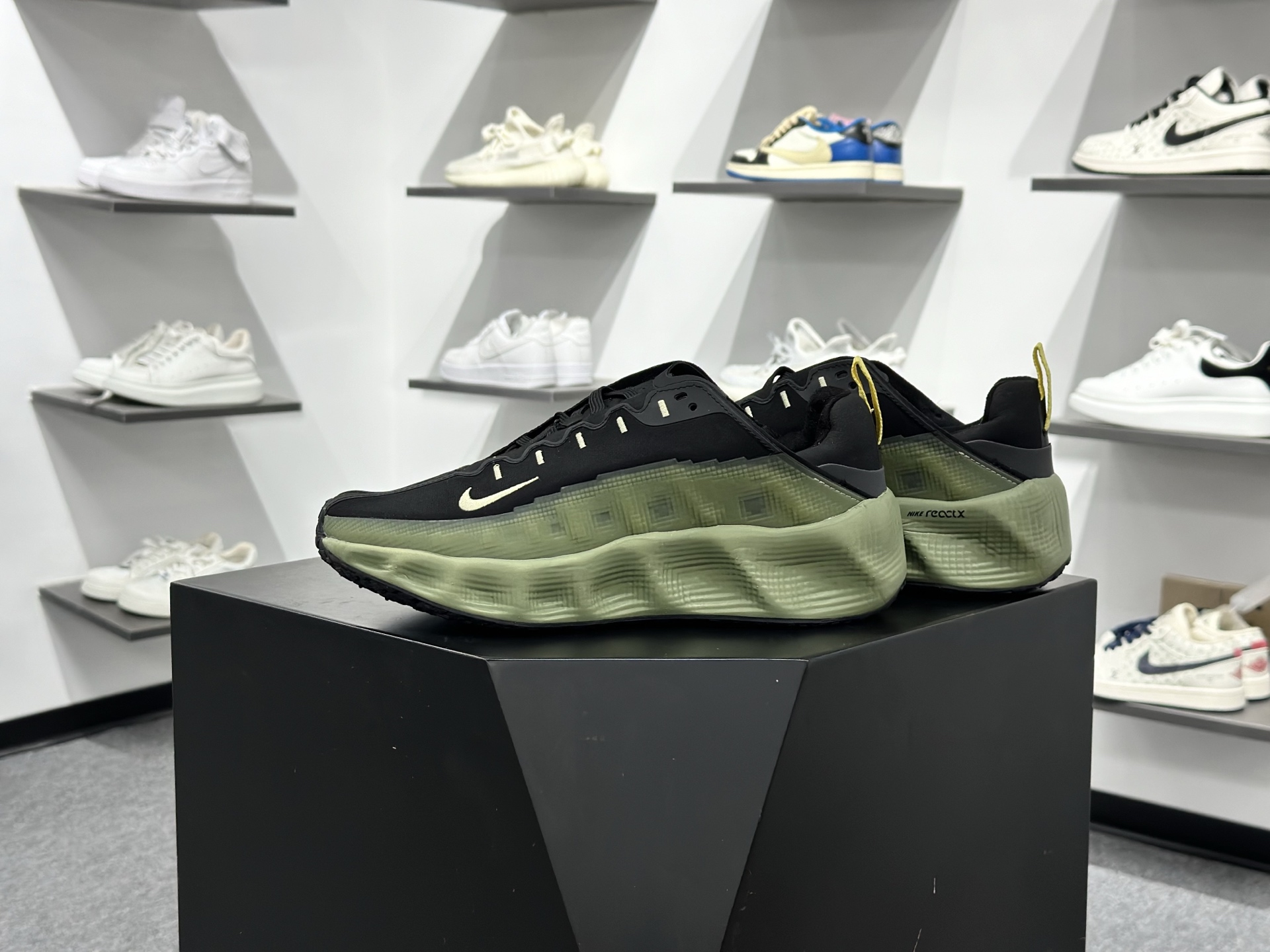 180 耐克Nike Ava Rover”Black Anthracite”艾娃漫游者系列低帮慢跑鞋-Chinese UA Cheap High Quatity Brand Clothes Bags handbags Sneakers wholesale wholesaler seller from China Factory suppliers Fashion Clothing Shoes best Quality Beautiful Price 180 耐克Nike Ava Rover”Black Anthracite”艾娃漫游者系列低帮慢跑鞋