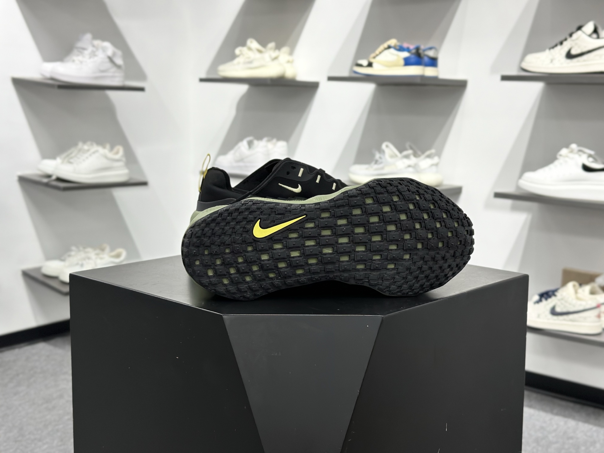 180 耐克Nike Ava Rover”Black Anthracite”艾娃漫游者系列低帮慢跑鞋-Chinese UA Cheap High Quatity Brand Clothes Bags handbags Sneakers wholesale wholesaler seller from China Factory suppliers Fashion Clothing Shoes best Quality Beautiful Price 180 耐克Nike Ava Rover”Black Anthracite”艾娃漫游者系列低帮慢跑鞋