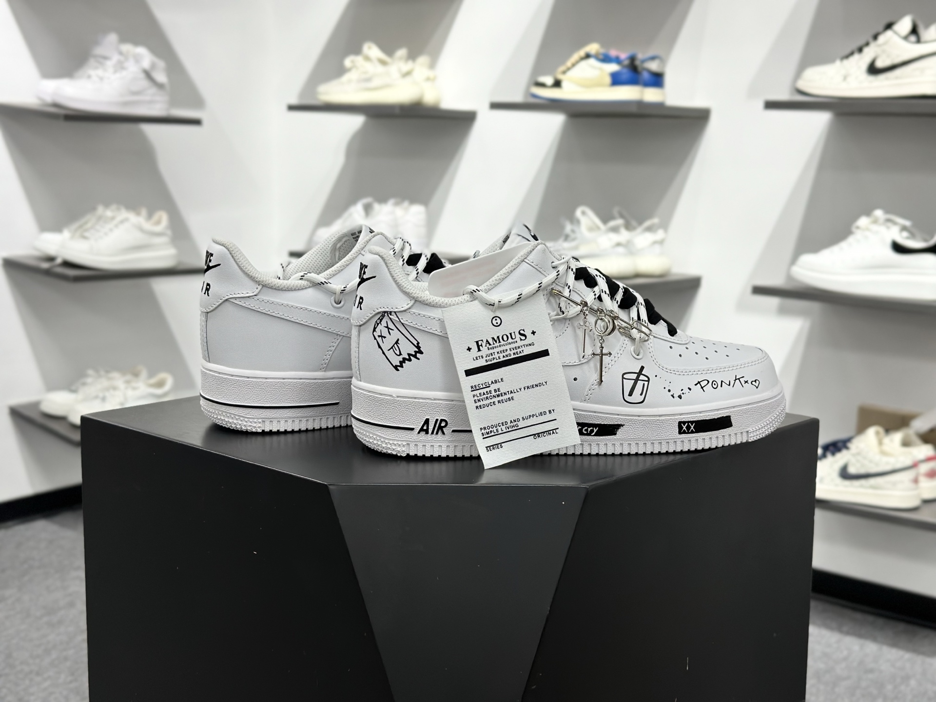 260 Nike Air Force 1 Low 07 白黑涂鸦 CZ8699-578-Chinese UA Cheap High Quatity Brand Clothes Bags handbags Sneakers wholesale wholesaler seller from China Factory suppliers Fashion Clothing Shoes best Quality Beautiful Price 260 Nike Air Force 1 Low 07 白黑涂鸦 CZ8699-578
