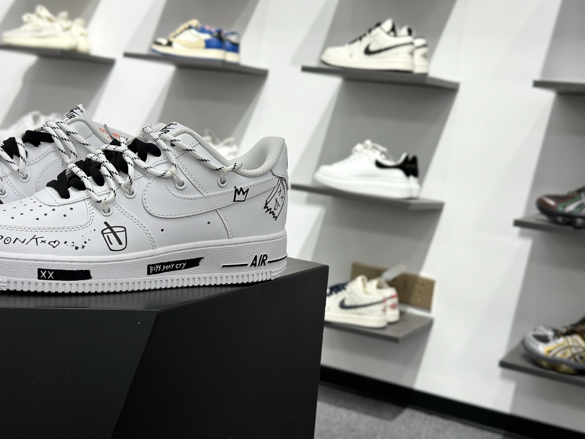 260 Nike Air Force 1 Low 07 白黑涂鸦 CZ8699-578-Chinese UA Cheap High Quatity Brand Clothes Bags handbags Sneakers wholesale wholesaler seller from China Factory suppliers Fashion Clothing Shoes best Quality Beautiful Price 260 Nike Air Force 1 Low 07 白黑涂鸦 CZ8699-578