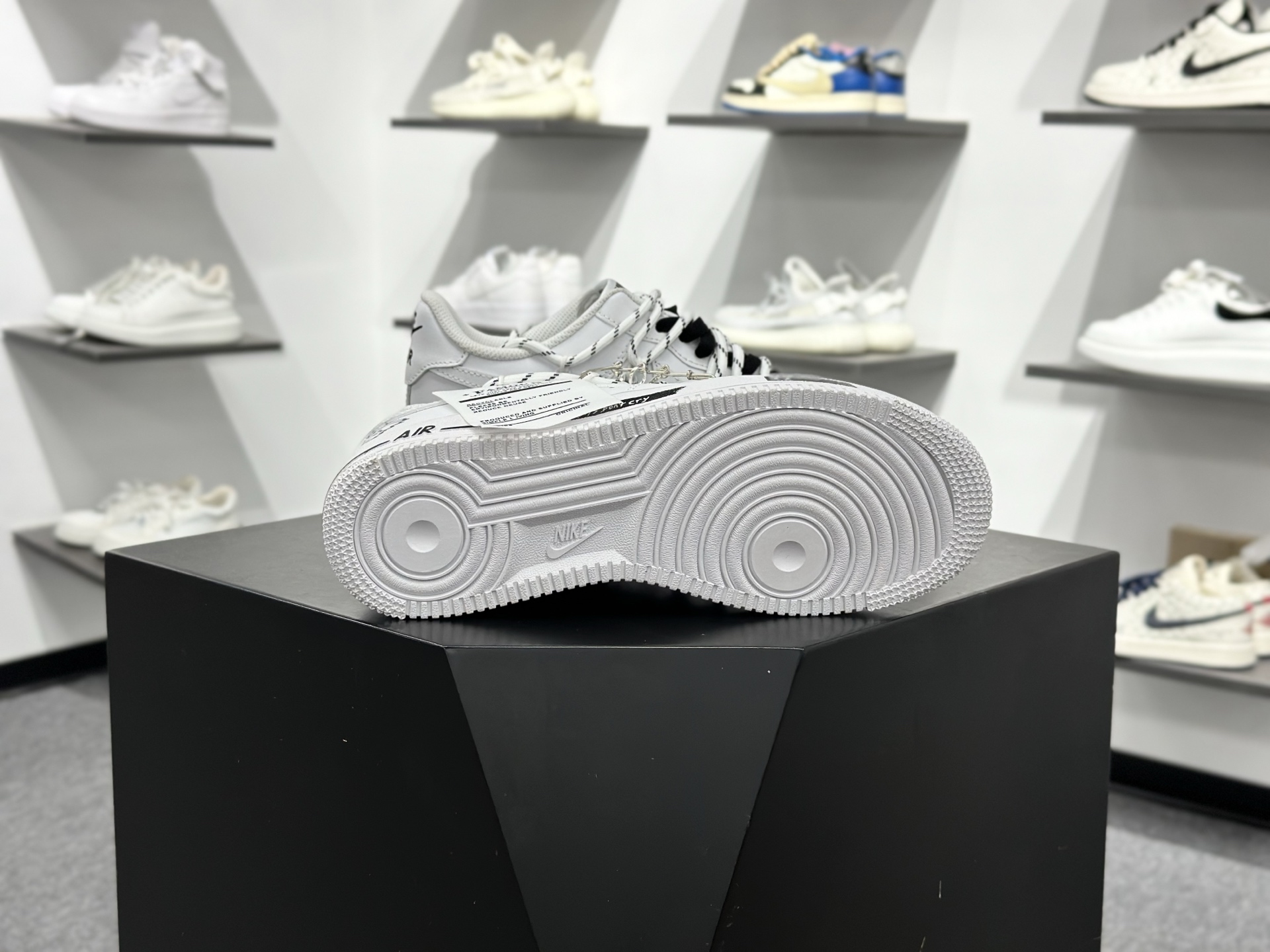 260 Nike Air Force 1 Low 07 白黑涂鸦 CZ8699-578-Chinese UA Cheap High Quatity Brand Clothes Bags handbags Sneakers wholesale wholesaler seller from China Factory suppliers Fashion Clothing Shoes best Quality Beautiful Price 260 Nike Air Force 1 Low 07 白黑涂鸦 CZ8699-578