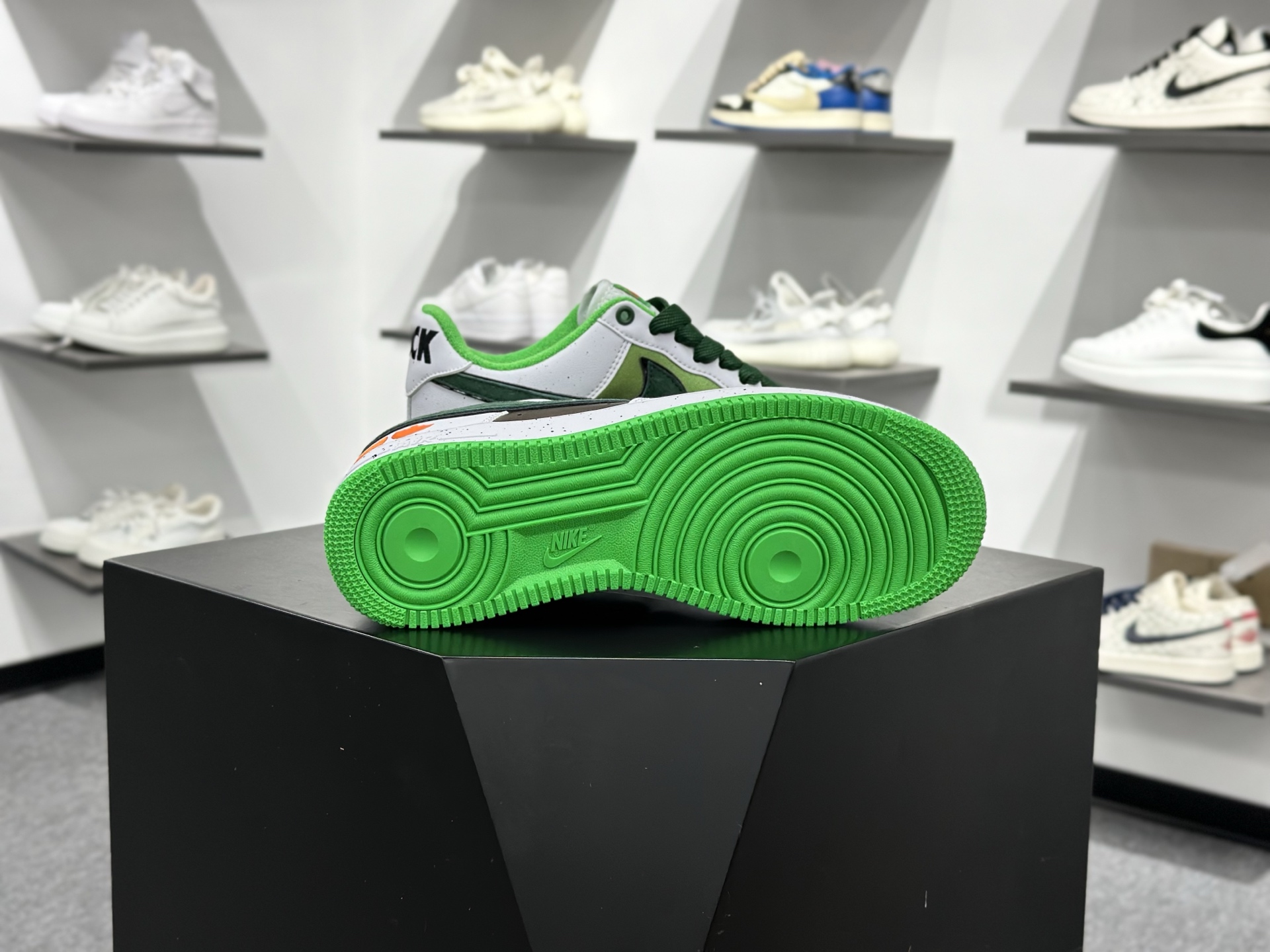 200 Nike Air Force 1 Low 07 x DOAF Air Force 1 Egg or Duck 白绿 IU7613-100-Chinese UA Cheap High Quatity Brand Clothes Bags handbags Sneakers wholesale wholesaler seller from China Factory suppliers Fashion Clothing Shoes best Quality Beautiful Price 200 Nike Air Force 1 Low 07 x DOAF Air Force 1 Egg or Duck 白绿 IU7613-100