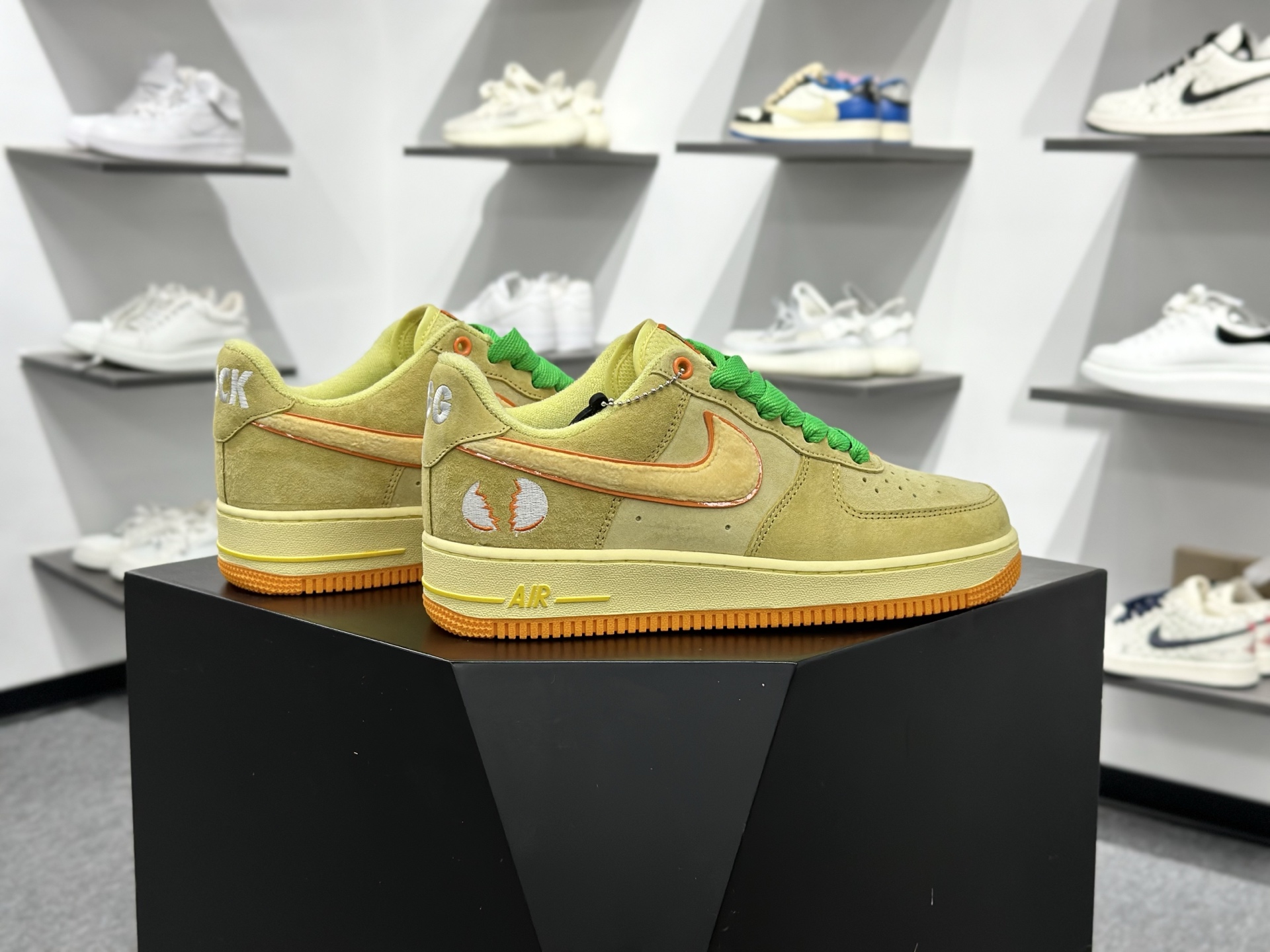 200 Nike Air Force 1 Low 07 俄勒冈小黄鸭 IU7612-700-Chinese UA Cheap High Quatity Brand Clothes Bags handbags Sneakers wholesale wholesaler seller from China Factory suppliers Fashion Clothing Shoes best Quality Beautiful Price 200 Nike Air Force 1 Low 07 俄勒冈小黄鸭 IU7612-700