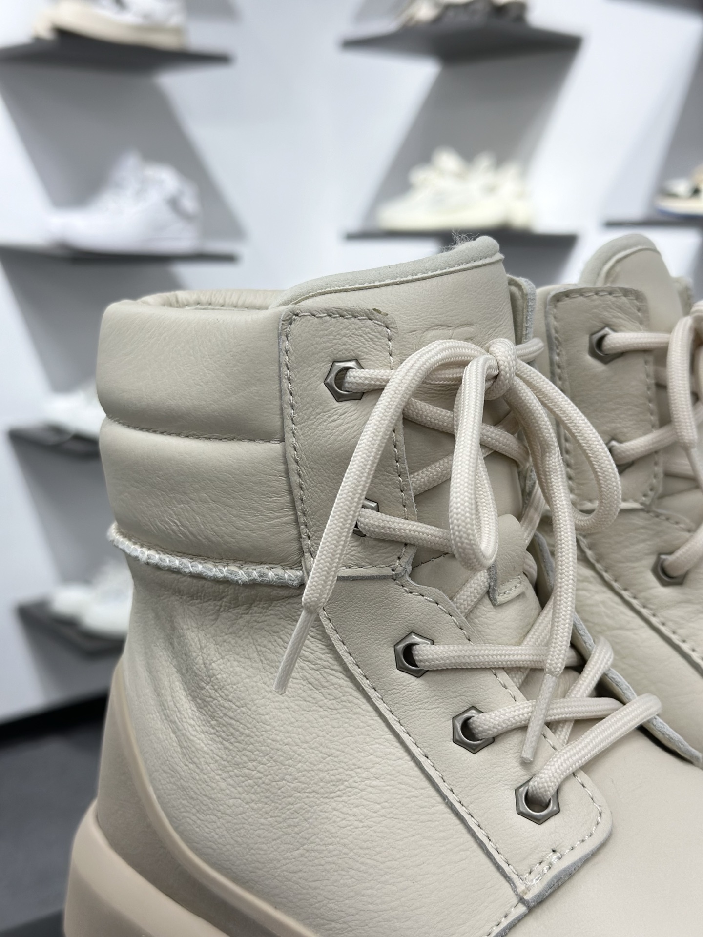 320 UGG Neumel Weather Hybrid 男士高帮雪地靴 1158208-Chinese UA Cheap High Quatity Brand Clothes Bags handbags Sneakers wholesale wholesaler seller from China Factory suppliers Fashion Clothing Shoes best Quality Beautiful Price 320 UGG Neumel Weather Hybrid 男士高帮雪地靴 1158208