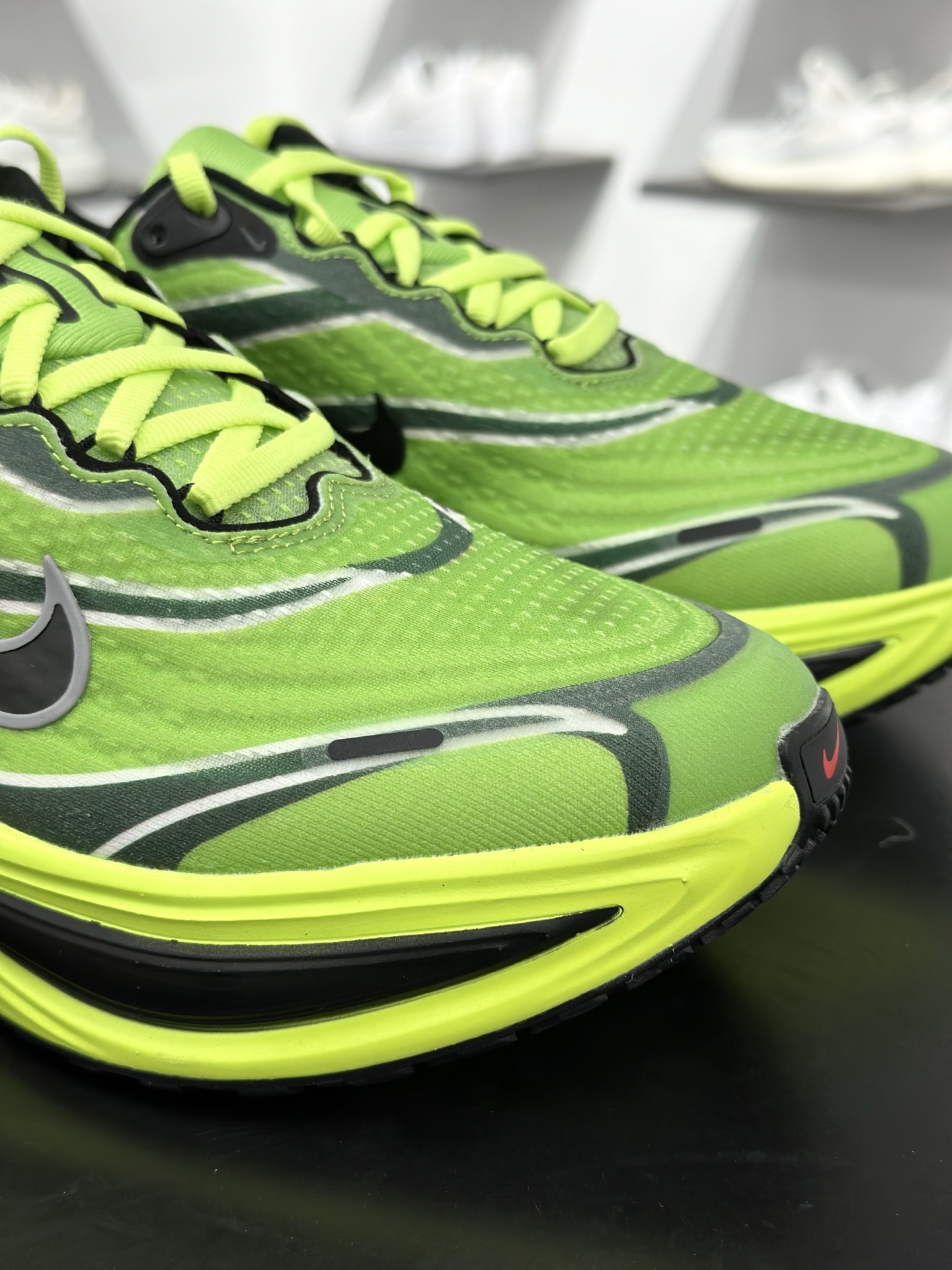 180 Nike Air Zoom Vomero PLUS IM8072-999-Chinese UA Cheap High Quatity Brand Clothes Bags handbags Sneakers wholesale wholesaler seller from China Factory suppliers Fashion Clothing Shoes best Quality Beautiful Price 180 Nike Air Zoom Vomero PLUS IM8072-999