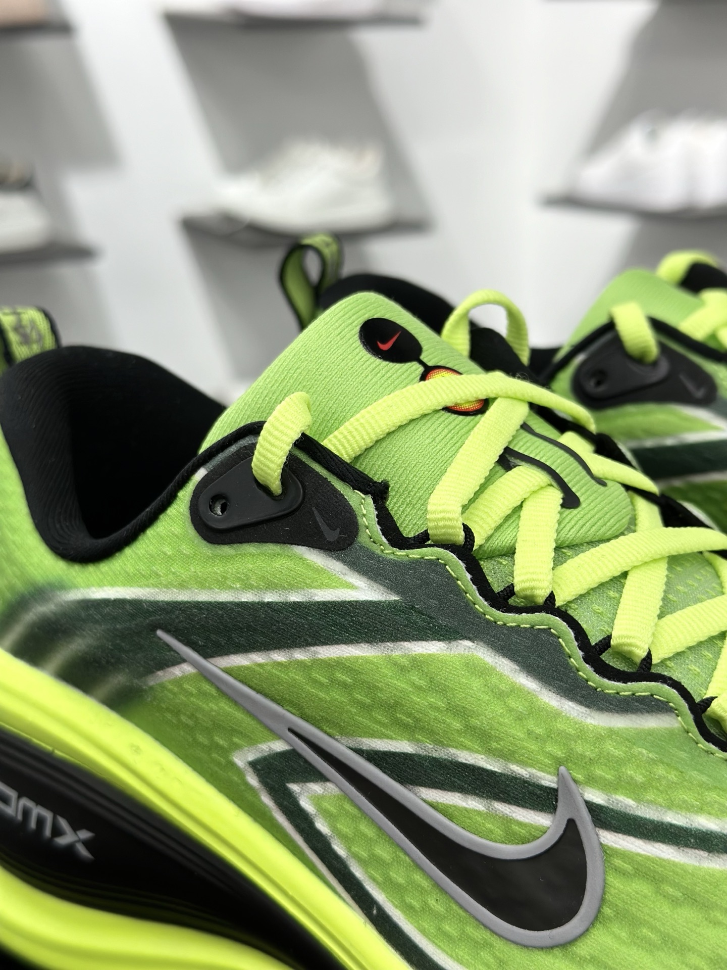 180 Nike Air Zoom Vomero PLUS IM8072-999-Chinese UA Cheap High Quatity Brand Clothes Bags handbags Sneakers wholesale wholesaler seller from China Factory suppliers Fashion Clothing Shoes best Quality Beautiful Price 180 Nike Air Zoom Vomero PLUS IM8072-999