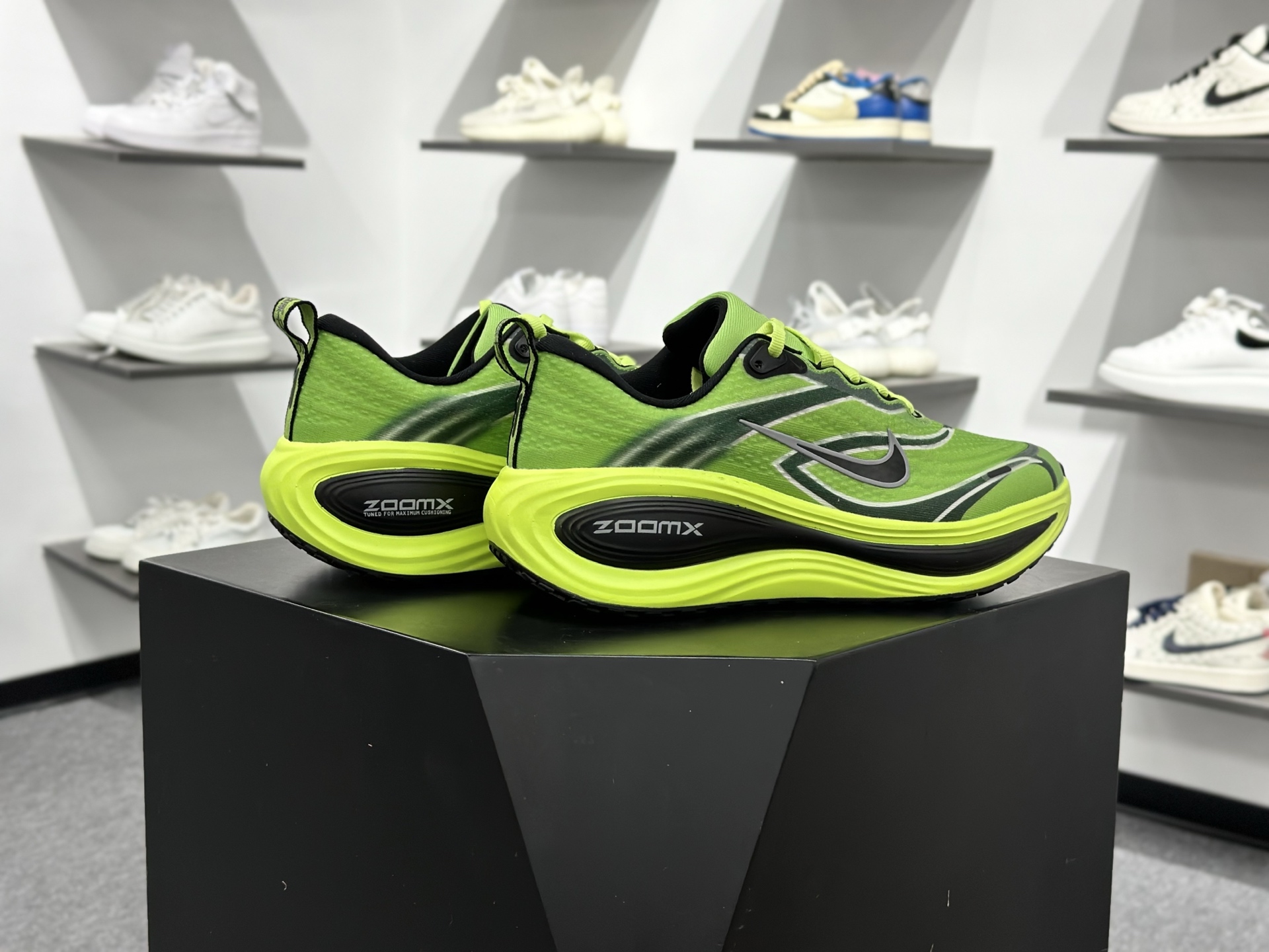 180 Nike Air Zoom Vomero PLUS IM8072-999-Chinese UA Cheap High Quatity Brand Clothes Bags handbags Sneakers wholesale wholesaler seller from China Factory suppliers Fashion Clothing Shoes best Quality Beautiful Price 180 Nike Air Zoom Vomero PLUS IM8072-999