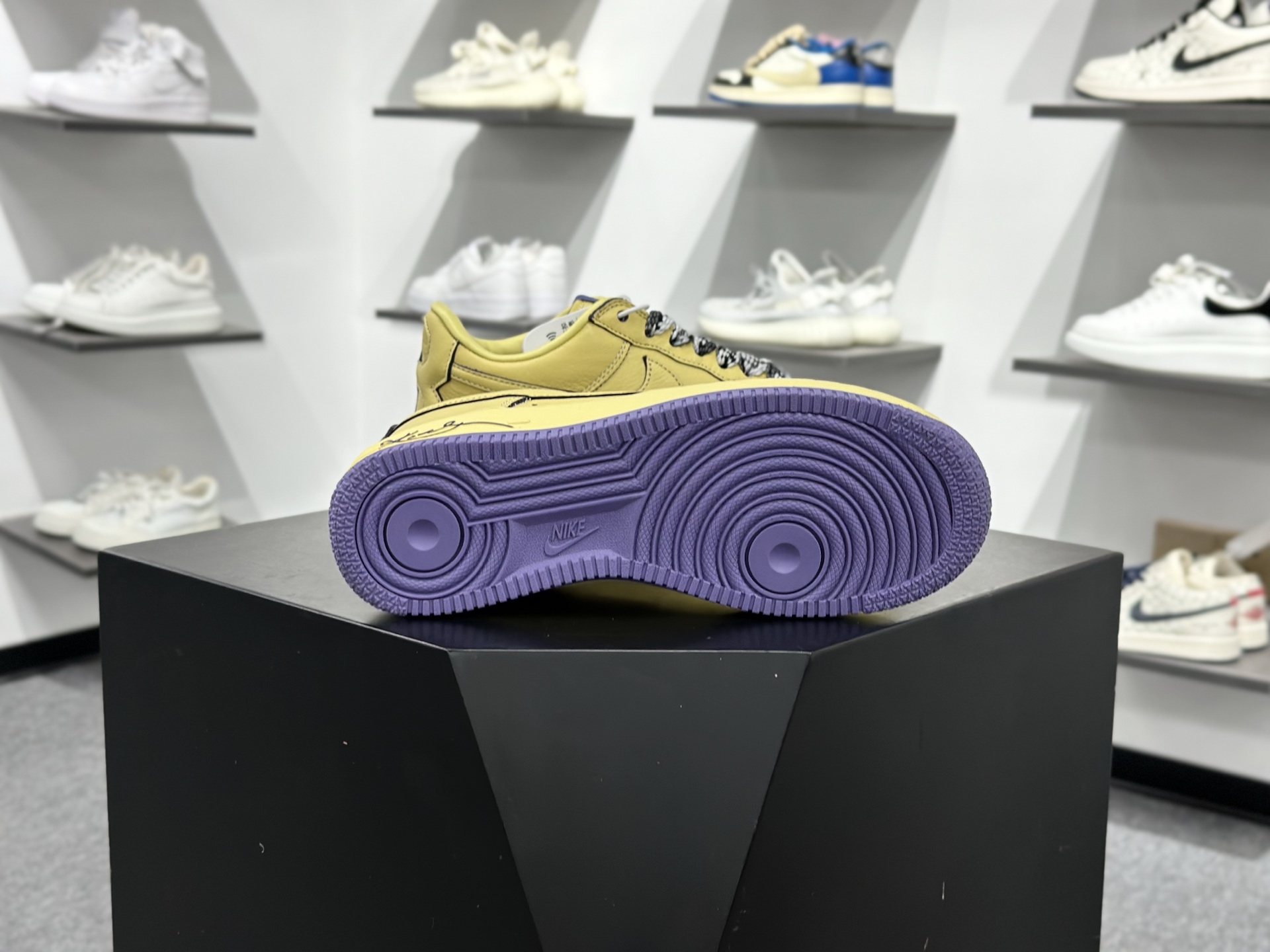 280 Kobe Bryant x NK Air Force 1 Low ” Kobe ” 科比 空军一号低帮休闲板鞋 HV9408-700-Chinese UA Cheap High Quatity Brand Clothes Bags handbags Sneakers wholesale wholesaler seller from China Factory suppliers Fashion Clothing Shoes best Quality Beautiful Price 280 Kobe Bryant x NK Air Force 1 Low ” Kobe ” 科比 空军一号低帮休闲板鞋 HV9408-700