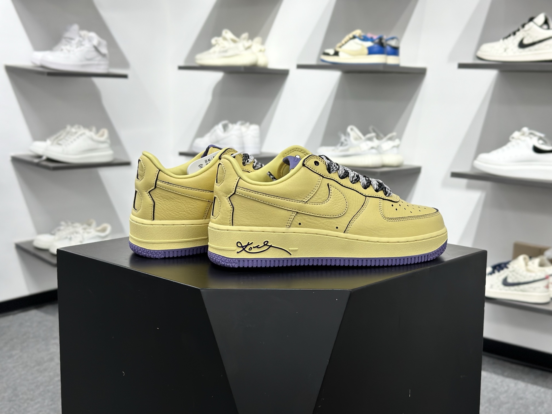 280 Kobe Bryant x NK Air Force 1 Low ” Kobe ” 科比 空军一号低帮休闲板鞋 HV9408-700-Chinese UA Cheap High Quatity Brand Clothes Bags handbags Sneakers wholesale wholesaler seller from China Factory suppliers Fashion Clothing Shoes best Quality Beautiful Price 280 Kobe Bryant x NK Air Force 1 Low ” Kobe ” 科比 空军一号低帮休闲板鞋 HV9408-700