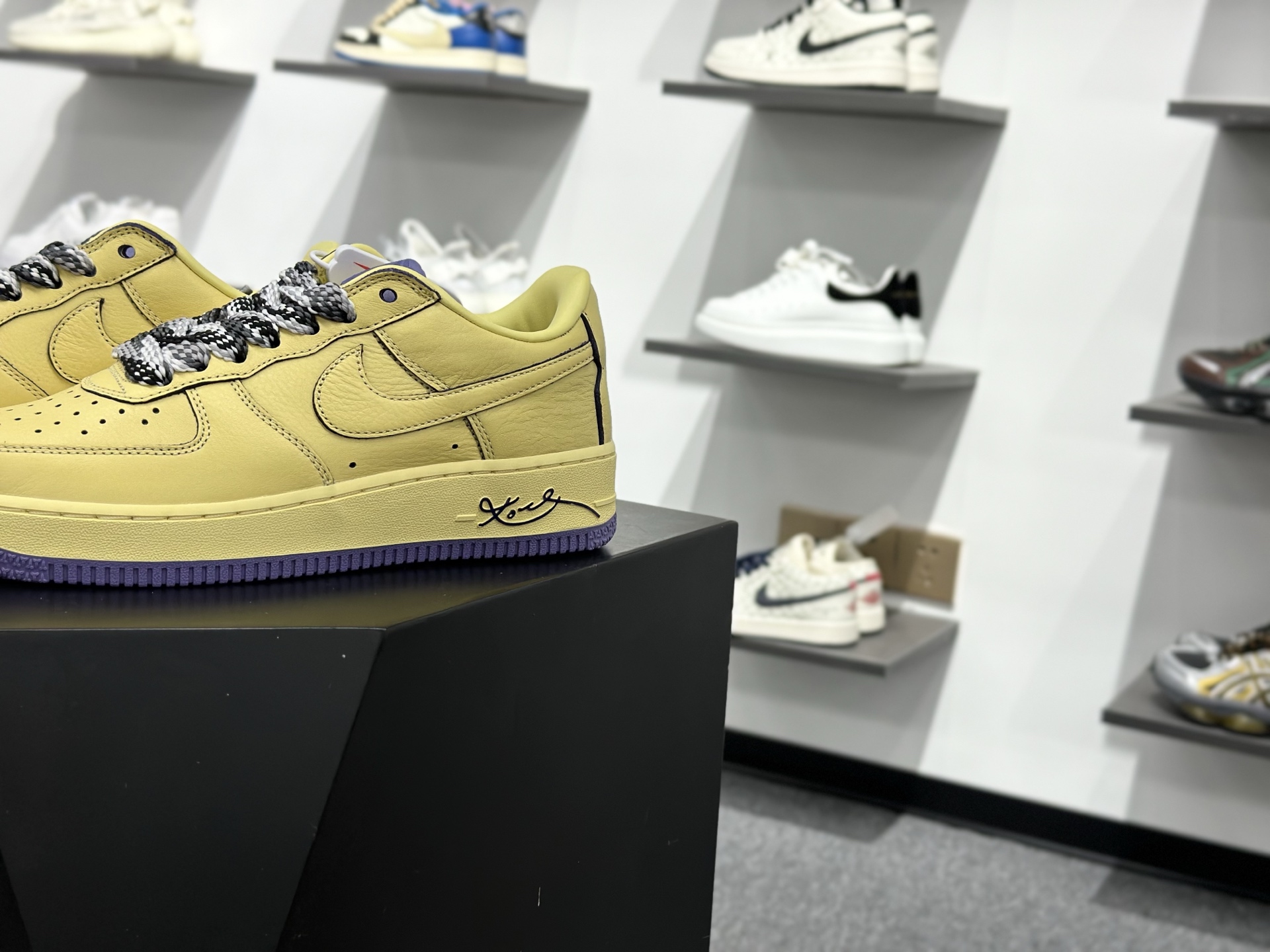 280 Kobe Bryant x NK Air Force 1 Low ” Kobe ” 科比 空军一号低帮休闲板鞋 HV9408-700-Chinese UA Cheap High Quatity Brand Clothes Bags handbags Sneakers wholesale wholesaler seller from China Factory suppliers Fashion Clothing Shoes best Quality Beautiful Price 280 Kobe Bryant x NK Air Force 1 Low ” Kobe ” 科比 空军一号低帮休闲板鞋 HV9408-700