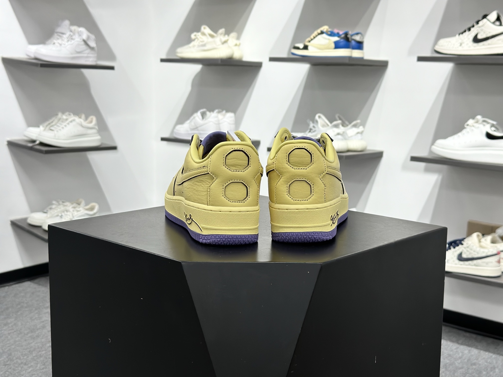 280 Kobe Bryant x NK Air Force 1 Low ” Kobe ” 科比 空军一号低帮休闲板鞋 HV9408-700-Chinese UA Cheap High Quatity Brand Clothes Bags handbags Sneakers wholesale wholesaler seller from China Factory suppliers Fashion Clothing Shoes best Quality Beautiful Price 280 Kobe Bryant x NK Air Force 1 Low ” Kobe ” 科比 空军一号低帮休闲板鞋 HV9408-700