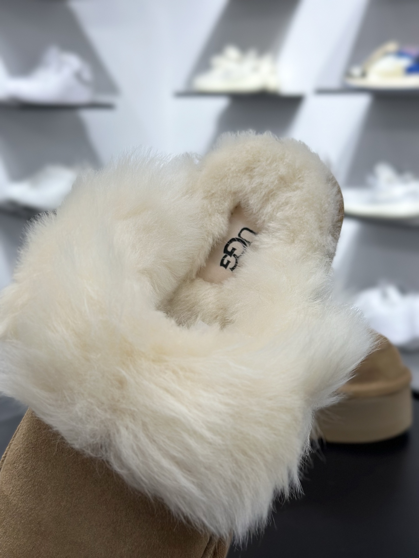 260 UGG 新款雪地靴 1173930-Chinese UA Cheap High Quatity Brand Clothes Bags handbags Sneakers wholesale wholesaler seller from China Factory suppliers Fashion Clothing Shoes best Quality Beautiful Price 260 UGG 新款雪地靴 1173930