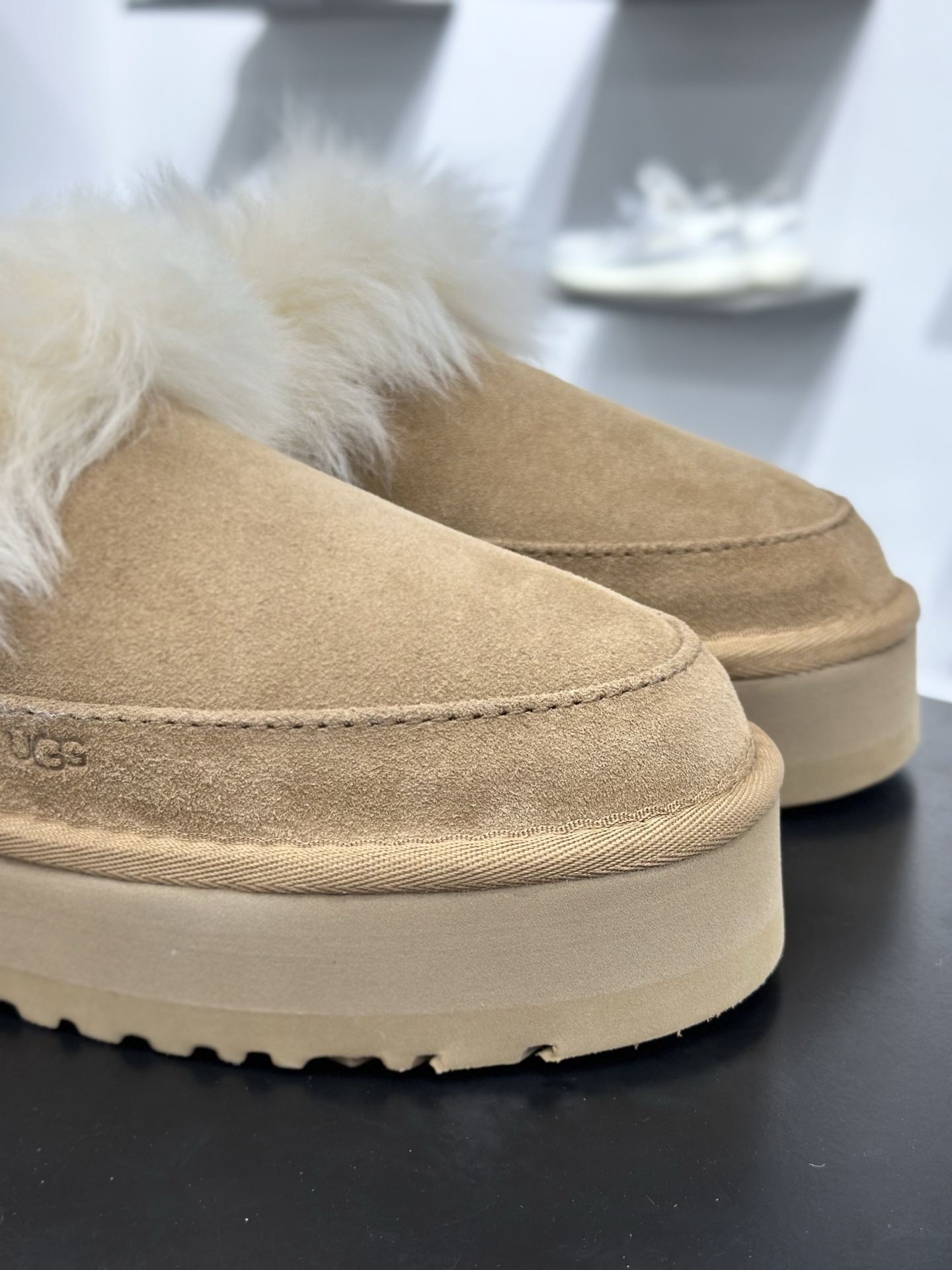 260 UGG 新款雪地靴 1173930-Chinese UA Cheap High Quatity Brand Clothes Bags handbags Sneakers wholesale wholesaler seller from China Factory suppliers Fashion Clothing Shoes best Quality Beautiful Price 260 UGG 新款雪地靴 1173930