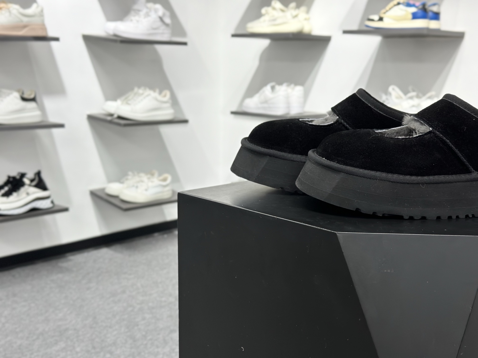 260 UGG Bea Mary Jane 玛丽珍 女子雪地靴 1167612-Chinese UA Cheap High Quatity Brand Clothes Bags handbags Sneakers wholesale wholesaler seller from China Factory suppliers Fashion Clothing Shoes best Quality Beautiful Price 260 UGG Bea Mary Jane 玛丽珍 女子雪地靴 1167612