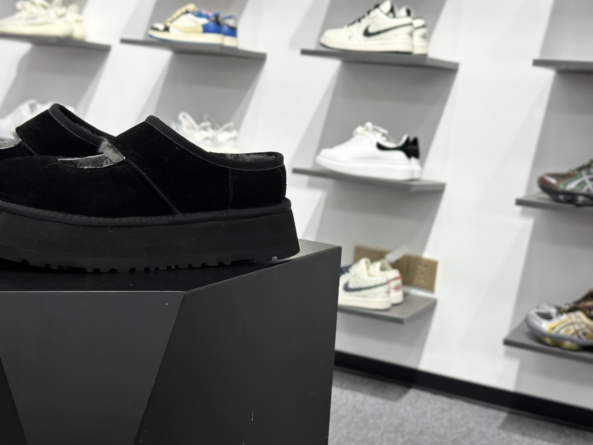 260 UGG Bea Mary Jane 玛丽珍 女子雪地靴 1167612-Chinese UA Cheap High Quatity Brand Clothes Bags handbags Sneakers wholesale wholesaler seller from China Factory suppliers Fashion Clothing Shoes best Quality Beautiful Price 260 UGG Bea Mary Jane 玛丽珍 女子雪地靴 1167612