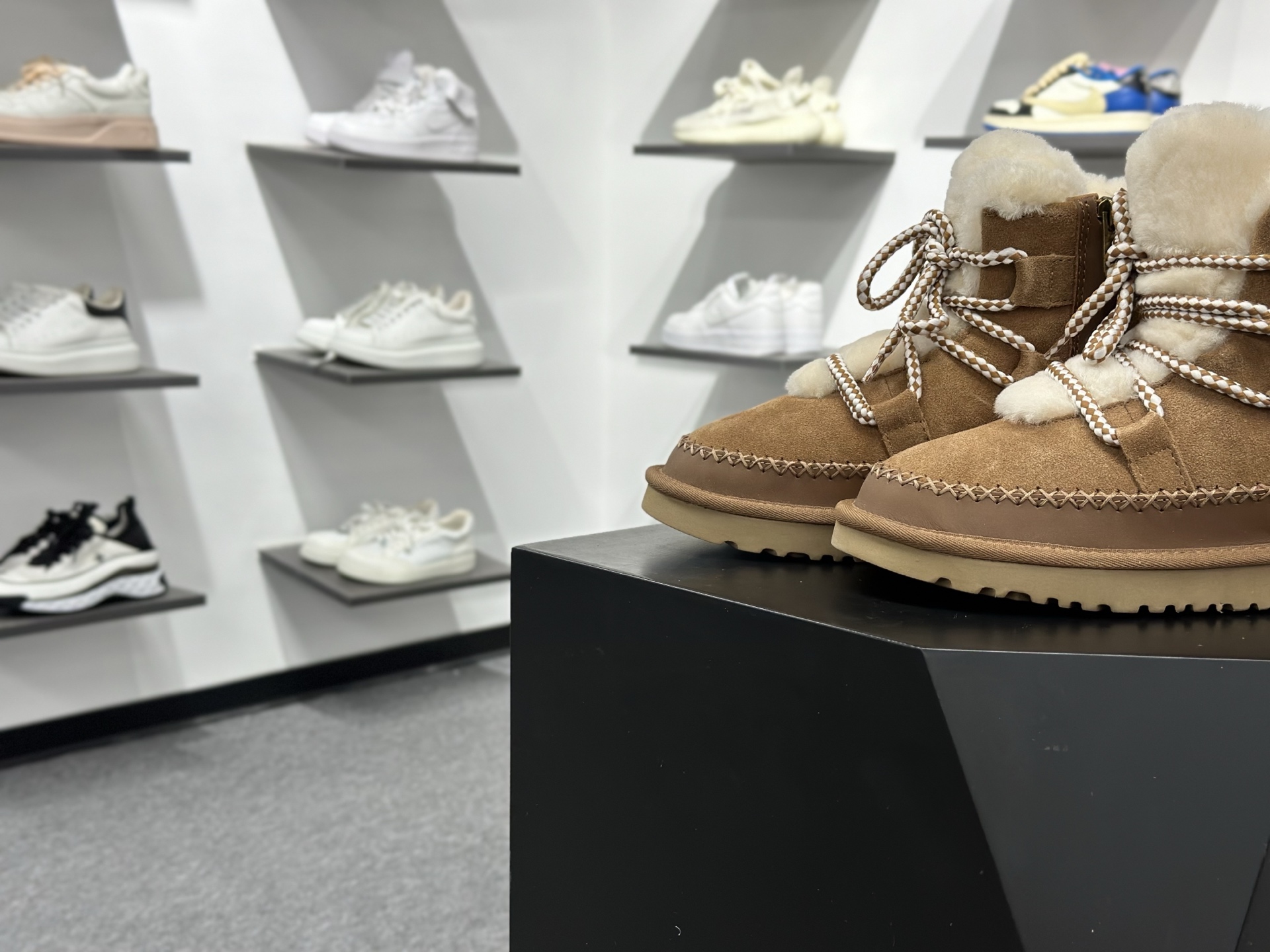 320 新款雪地靴 1174574 十年品牌制鞋代工厂生产线出品-Chinese UA Cheap High Quatity Brand Clothes Bags handbags Sneakers wholesale wholesaler seller from China Factory suppliers Fashion Clothing Shoes best Quality Beautiful Price 320 新款雪地靴 1174574 十年品牌制鞋代工厂生产线出品