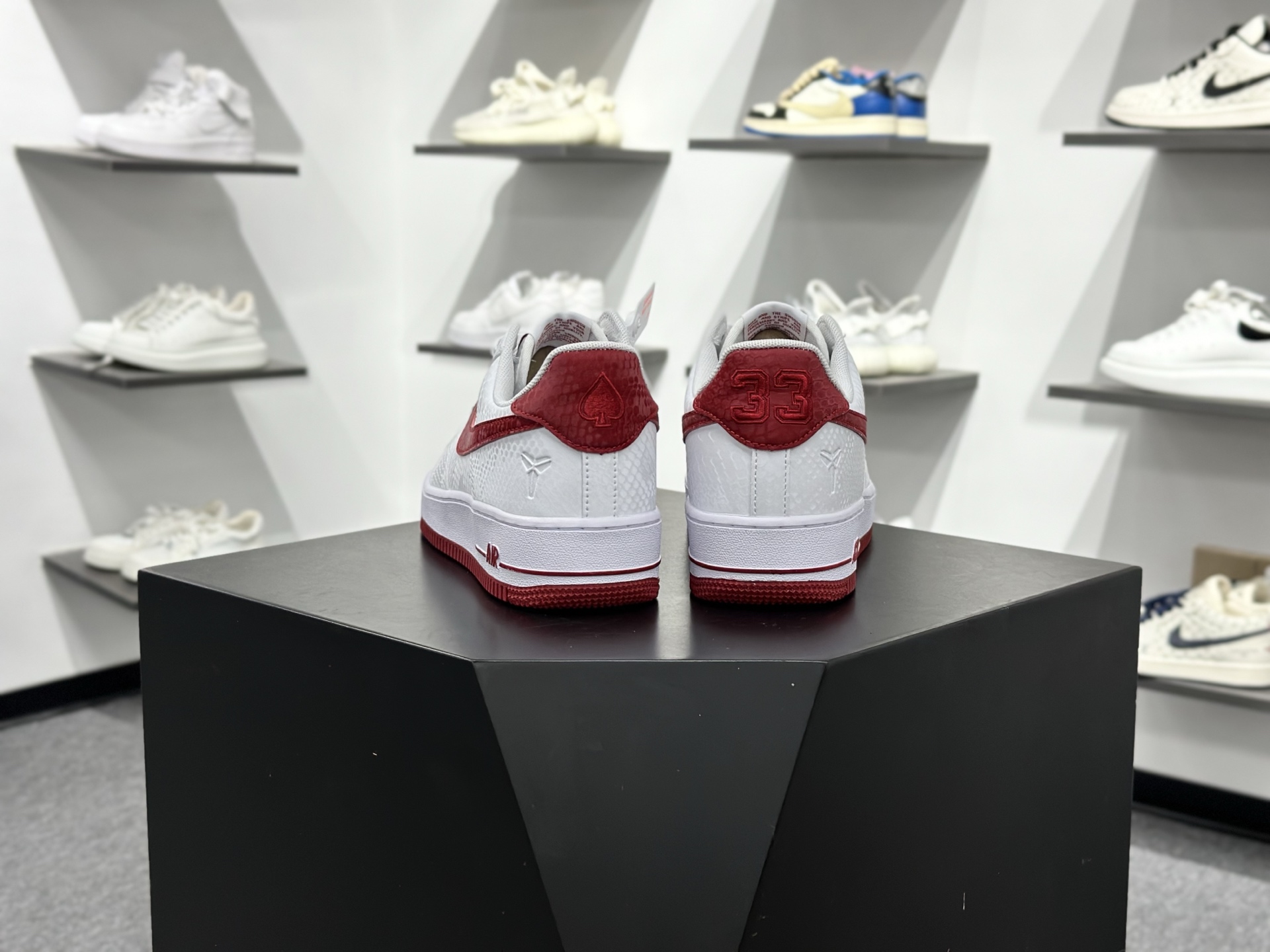 200 Nike Air Force 1 Low 07 专属logo(曼巴蛇图案)白红 IB0018-101-Chinese UA Cheap High Quatity Brand Clothes Bags handbags Sneakers wholesale wholesaler seller from China Factory suppliers Fashion Clothing Shoes best Quality Beautiful Price 200 Nike Air Force 1 Low 07 专属logo(曼巴蛇图案)白红 IB0018-101