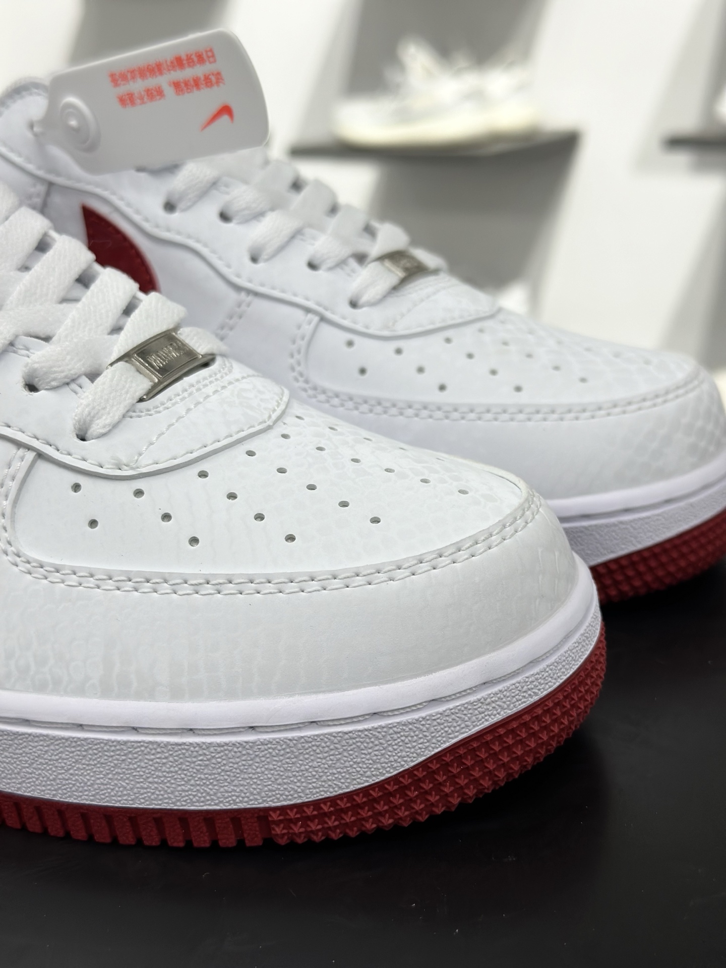 200 Nike Air Force 1 Low 07 专属logo(曼巴蛇图案)白红 IB0018-101-Chinese UA Cheap High Quatity Brand Clothes Bags handbags Sneakers wholesale wholesaler seller from China Factory suppliers Fashion Clothing Shoes best Quality Beautiful Price 200 Nike Air Force 1 Low 07 专属logo(曼巴蛇图案)白红 IB0018-101