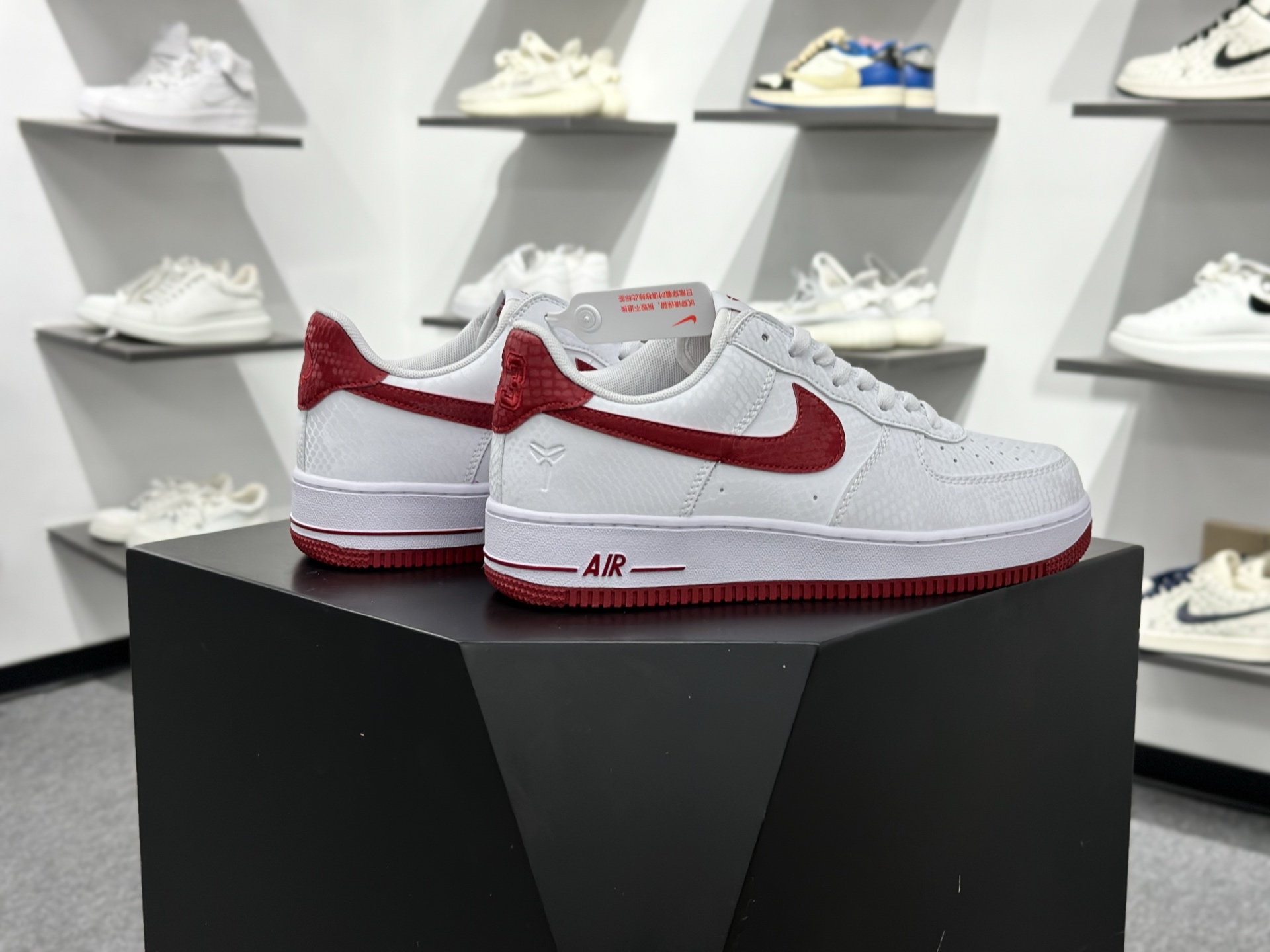 200 Nike Air Force 1 Low 07 专属logo(曼巴蛇图案)白红 IB0018-101-Chinese UA Cheap High Quatity Brand Clothes Bags handbags Sneakers wholesale wholesaler seller from China Factory suppliers Fashion Clothing Shoes best Quality Beautiful Price 200 Nike Air Force 1 Low 07 专属logo(曼巴蛇图案)白红 IB0018-101