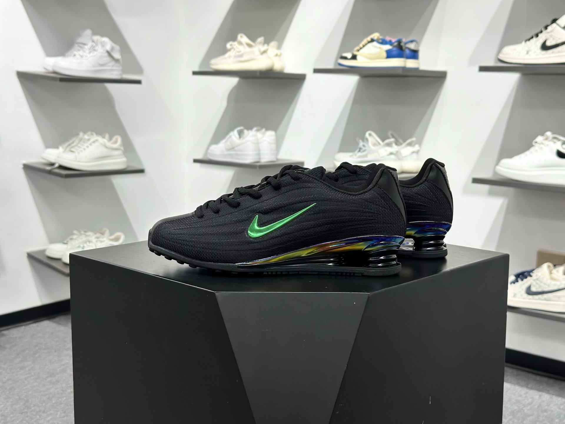 Nike Sh2 系列 最令人瞩目的便是它那标志性的气柱底设计 IM6051-001-Top High Quatity Cheap Sneakers Fashion Clothing Clothes Bags handbags Shoes of all Brand wholesale With The best Quality And Beautiful Price from China Factory Chinese suppliers wholesaler seller Nike Sh2 系列 最令人瞩目的便是它那标志性的气柱底设计 IM6051-001