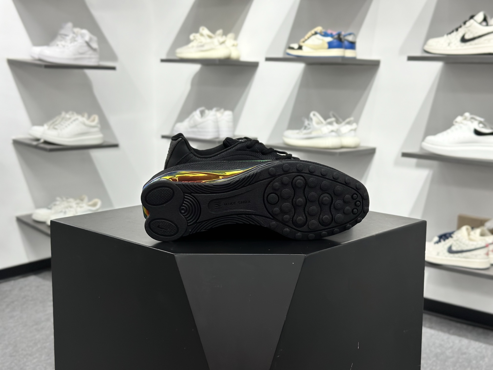 Nike Sh2 系列 最令人瞩目的便是它那标志性的气柱底设计 IM6051-001-Top High Quatity Cheap Sneakers Fashion Clothing Clothes Bags handbags Shoes of all Brand wholesale With The best Quality And Beautiful Price from China Factory Chinese suppliers wholesaler seller Nike Sh2 系列 最令人瞩目的便是它那标志性的气柱底设计 IM6051-001