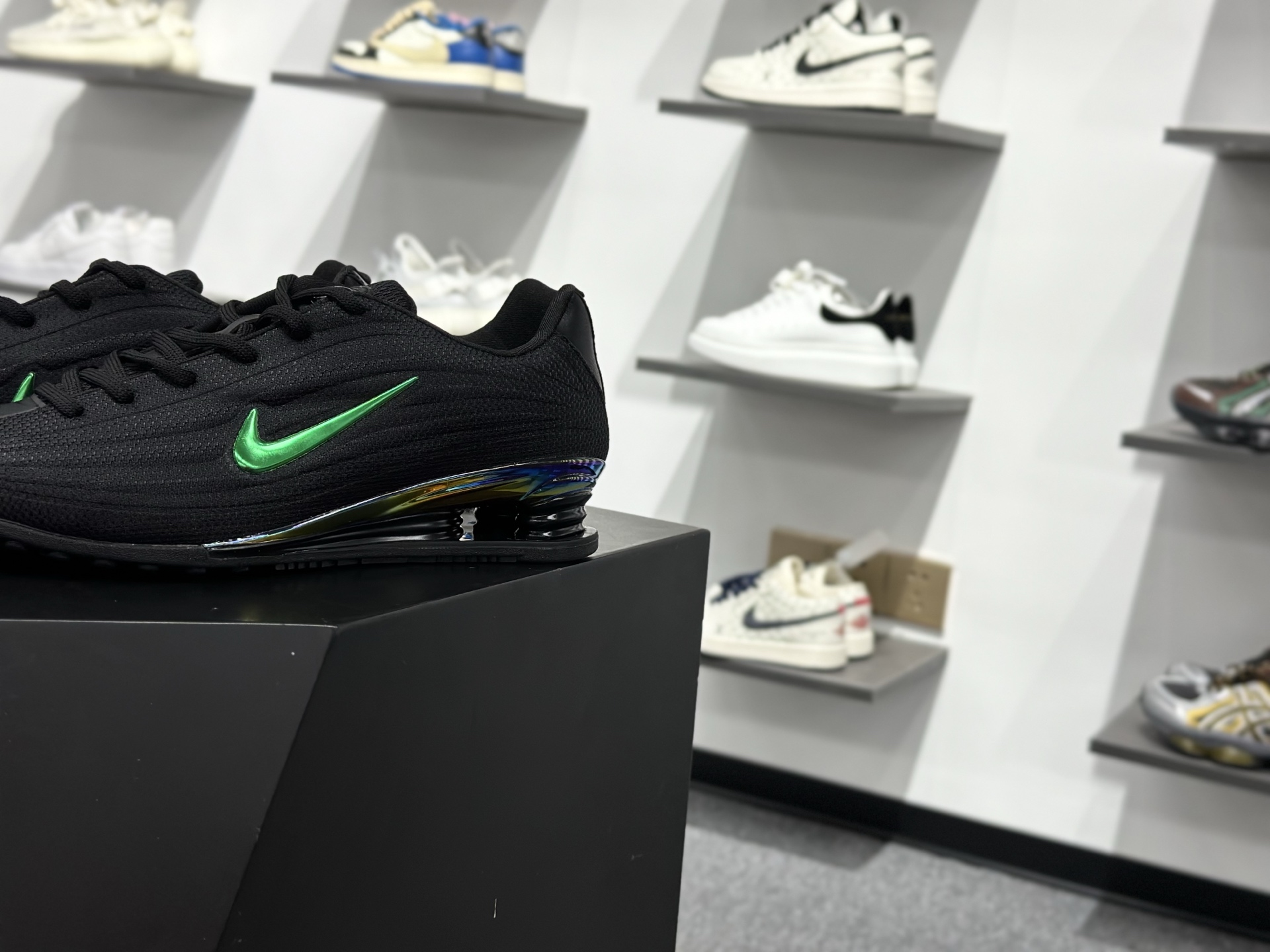 Nike Sh2 系列 最令人瞩目的便是它那标志性的气柱底设计 IM6051-001-Top High Quatity Cheap Sneakers Fashion Clothing Clothes Bags handbags Shoes of all Brand wholesale With The best Quality And Beautiful Price from China Factory Chinese suppliers wholesaler seller Nike Sh2 系列 最令人瞩目的便是它那标志性的气柱底设计 IM6051-001