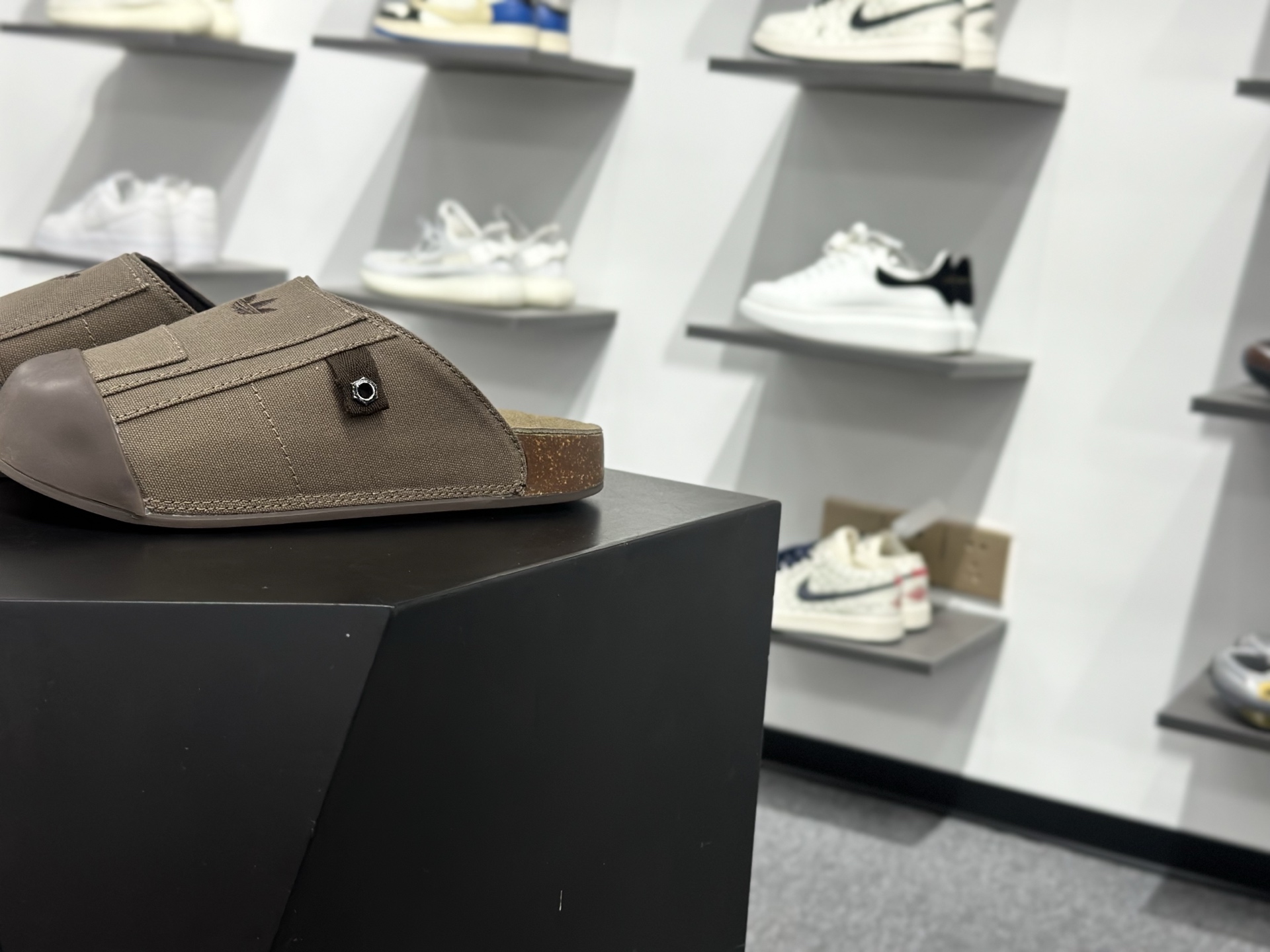 adidas originals Adimule SLIDES 百搭舒适 橡胶底 防磨包头拖鞋