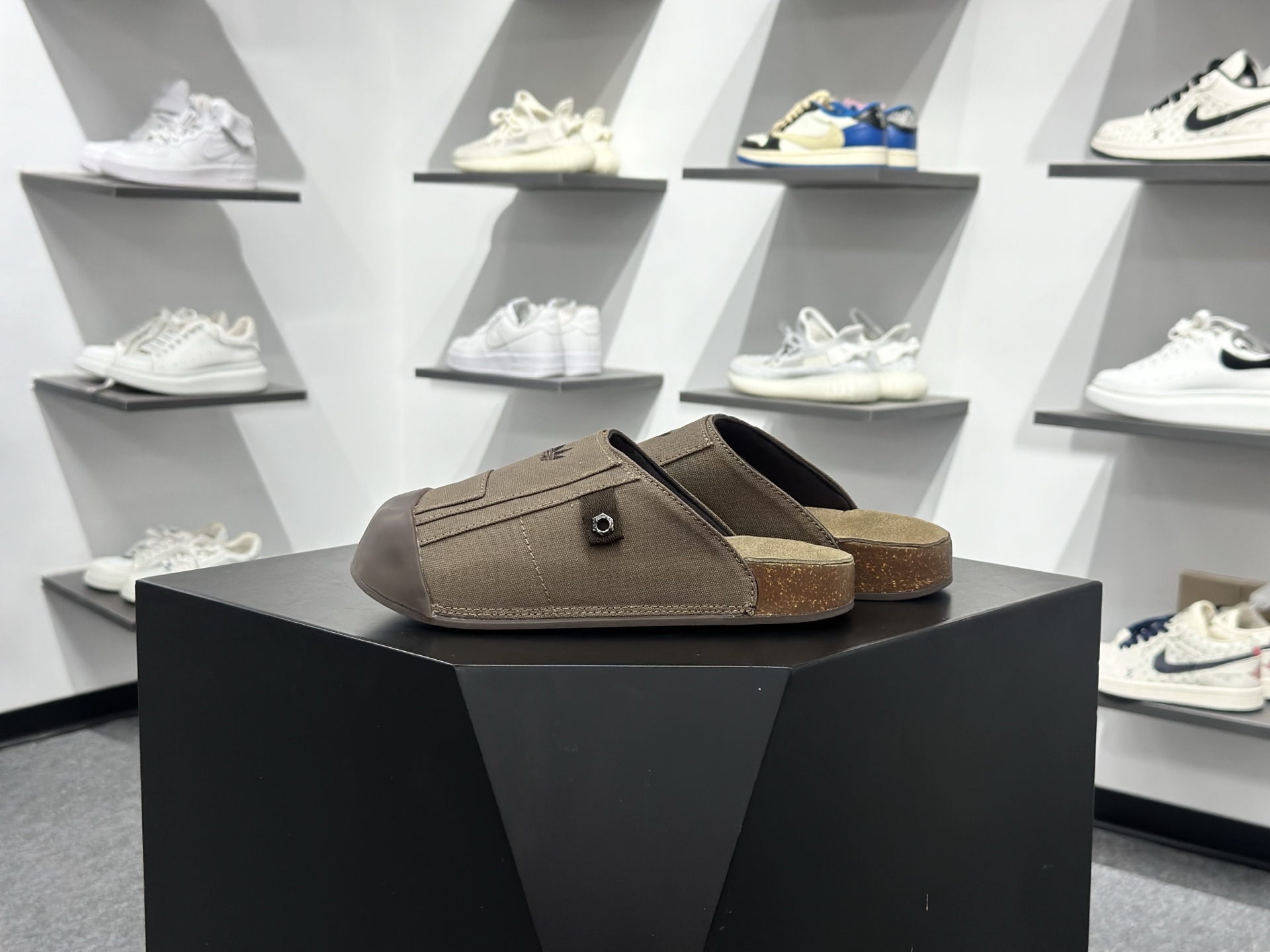 adidas originals Adimule SLIDES 百搭舒适 橡胶底 防磨包头拖鞋